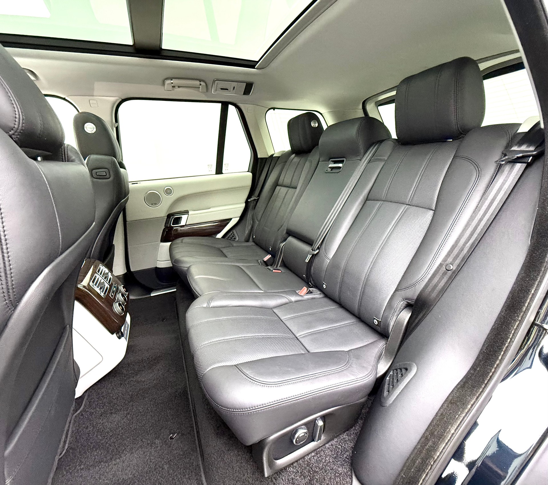 LAND ROVER Range Rover 4.4 SDV8 Vogue Automatic-image-19