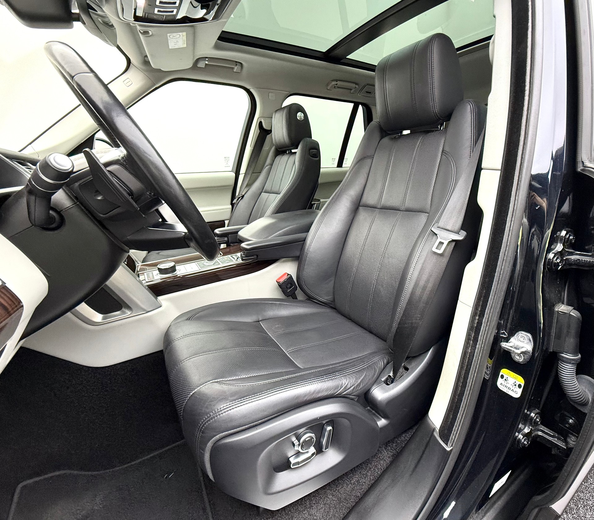 LAND ROVER Range Rover 4.4 SDV8 Vogue Automatic-image-12