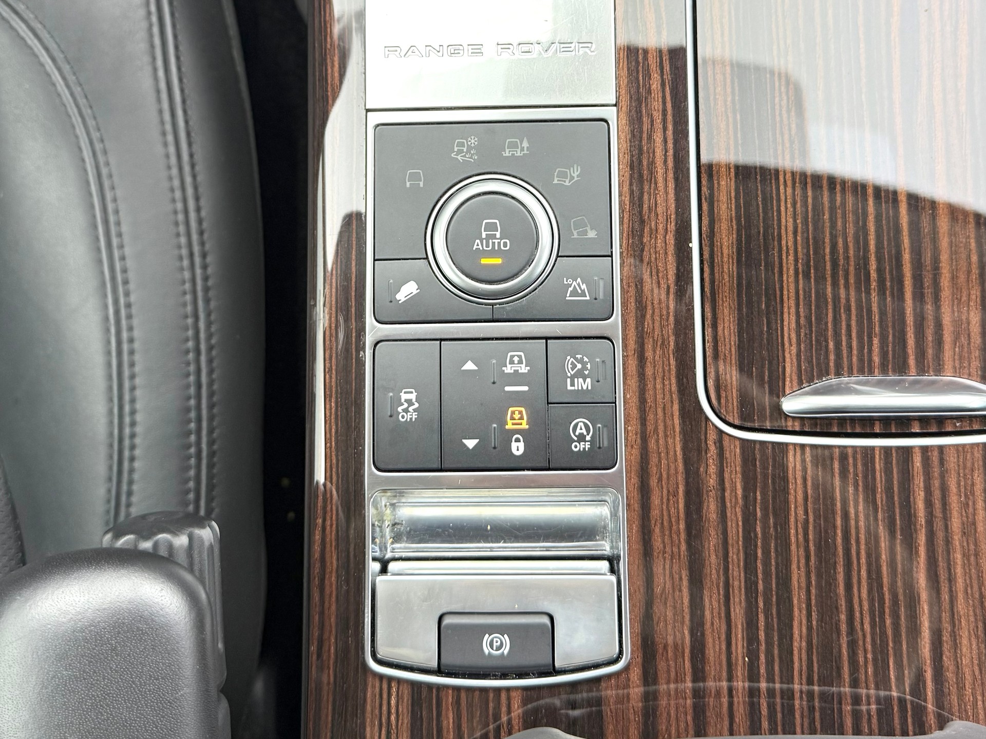 LAND ROVER Range Rover 4.4 SDV8 Vogue Automatic-image-17