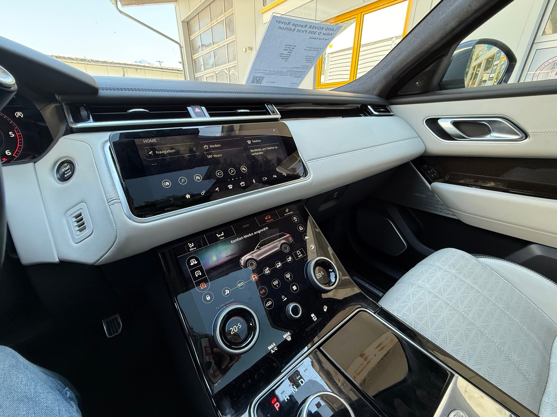 LAND ROVER Range Rover Velar D 300 First Edition Automatic-image-7