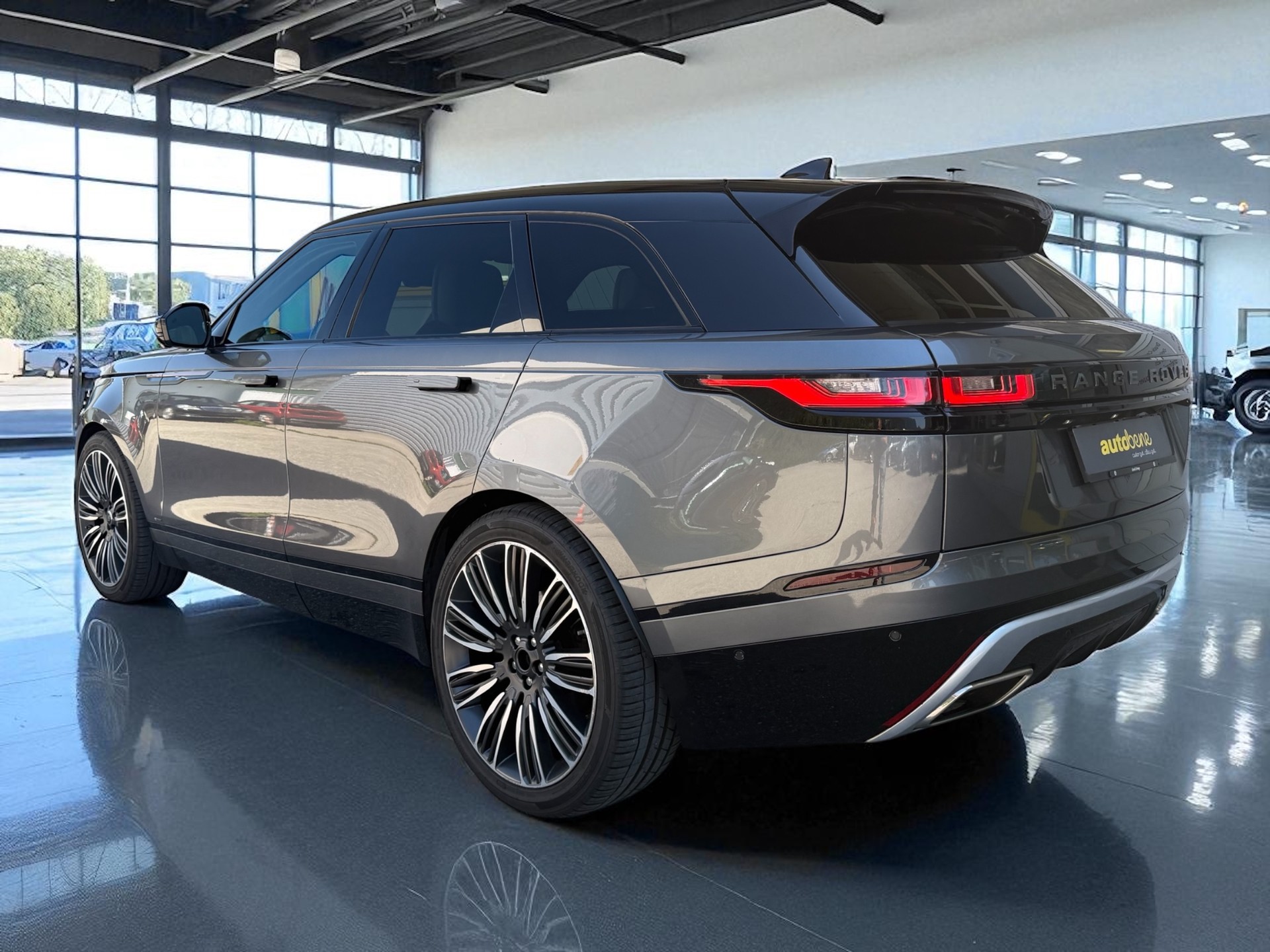 LAND ROVER Range Rover Velar D 300 First Edition Automatic-image-3