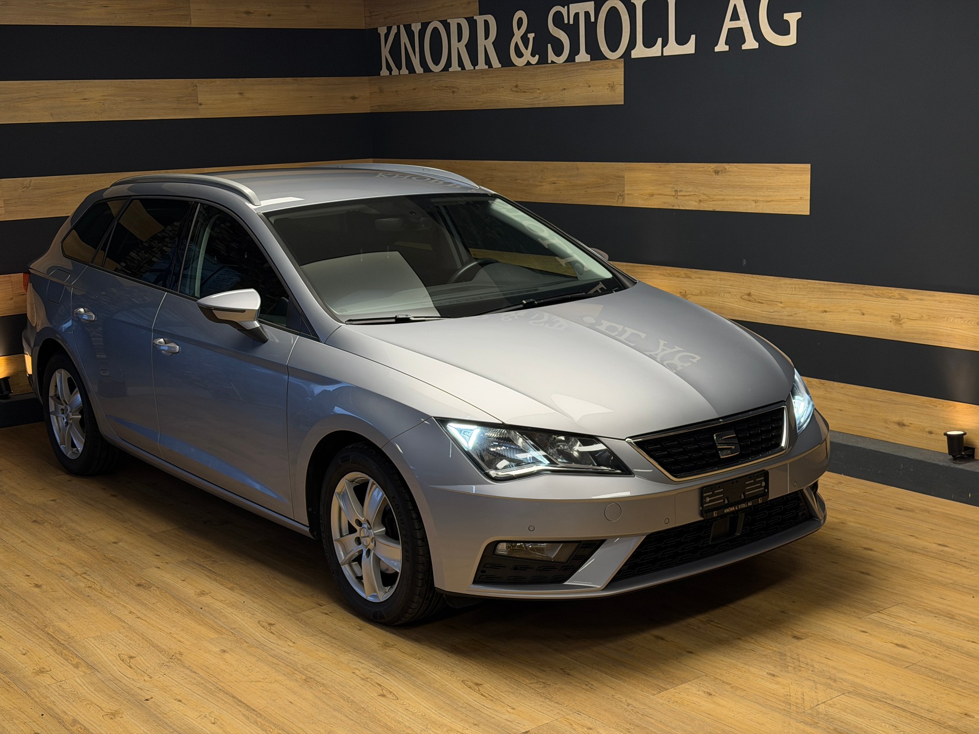SEAT Leon ST 1.6 TDI CR Style DSG-showroom-element-2