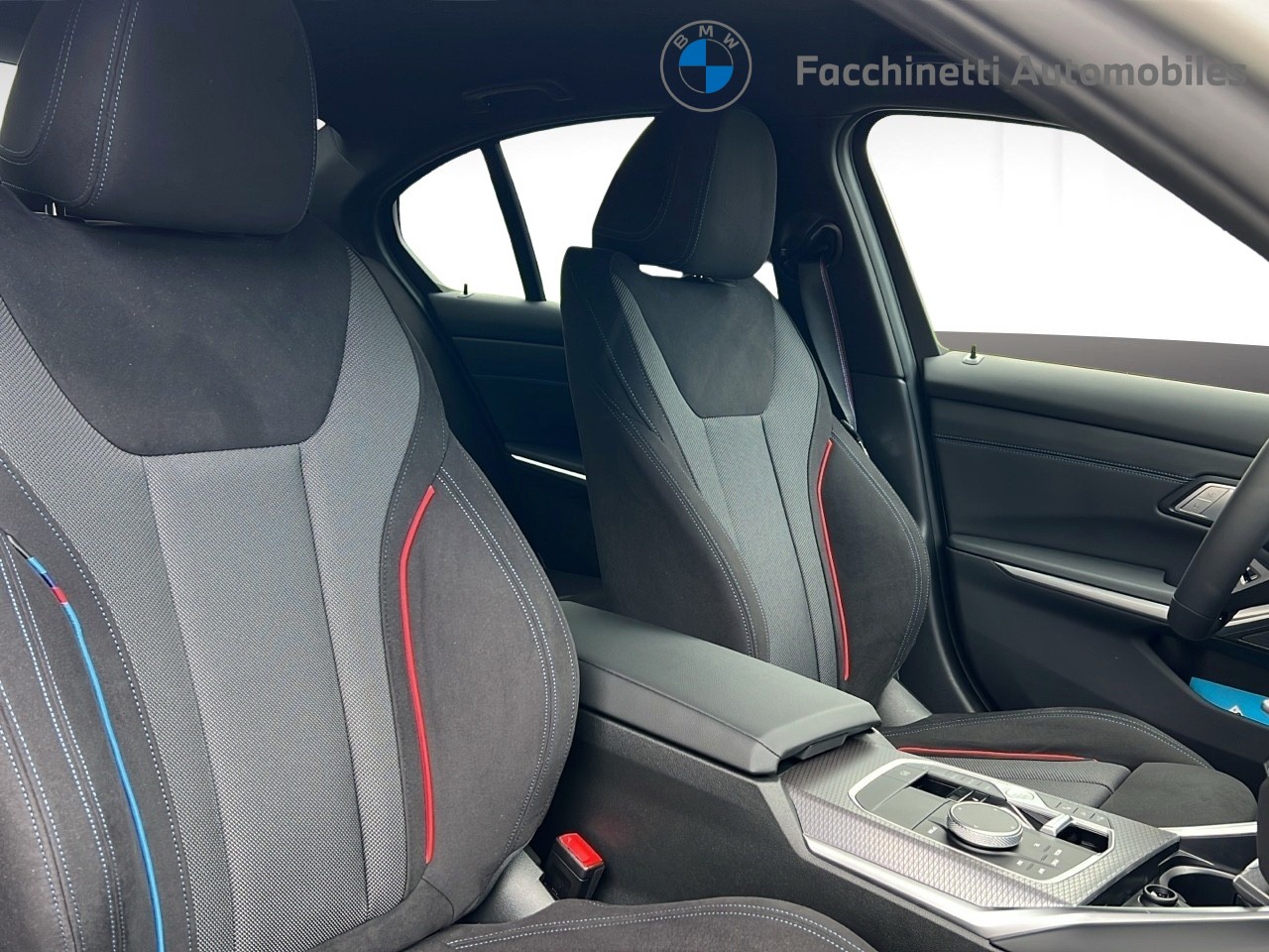 BMW 320d xDrive 48V Steptronic M Sport Pro-image-13