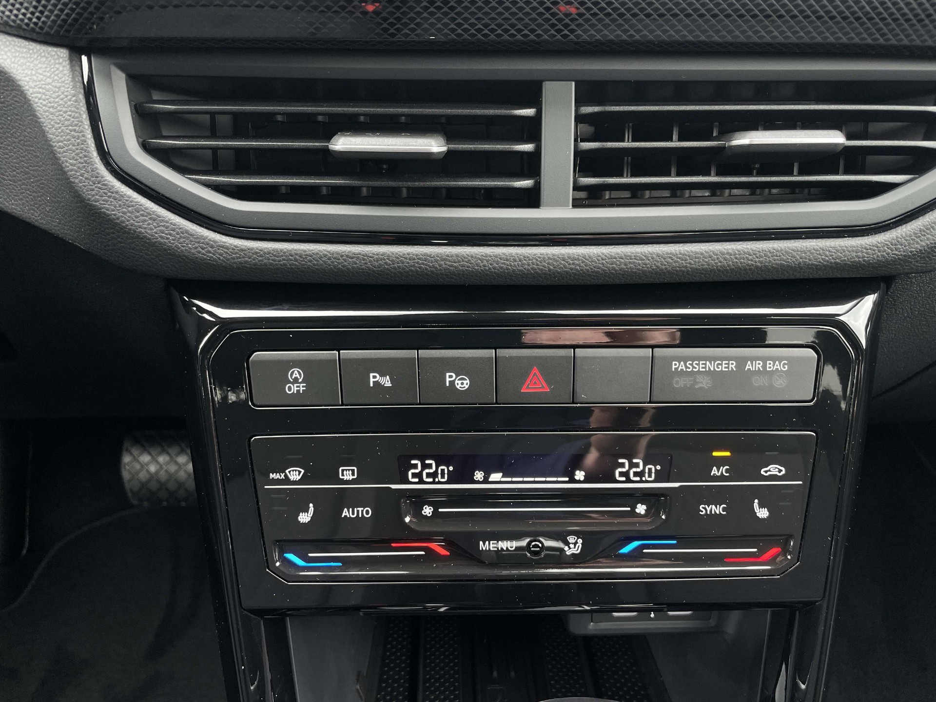 VW T-Cross 1.0 TSI UNITED DSG-image-12
