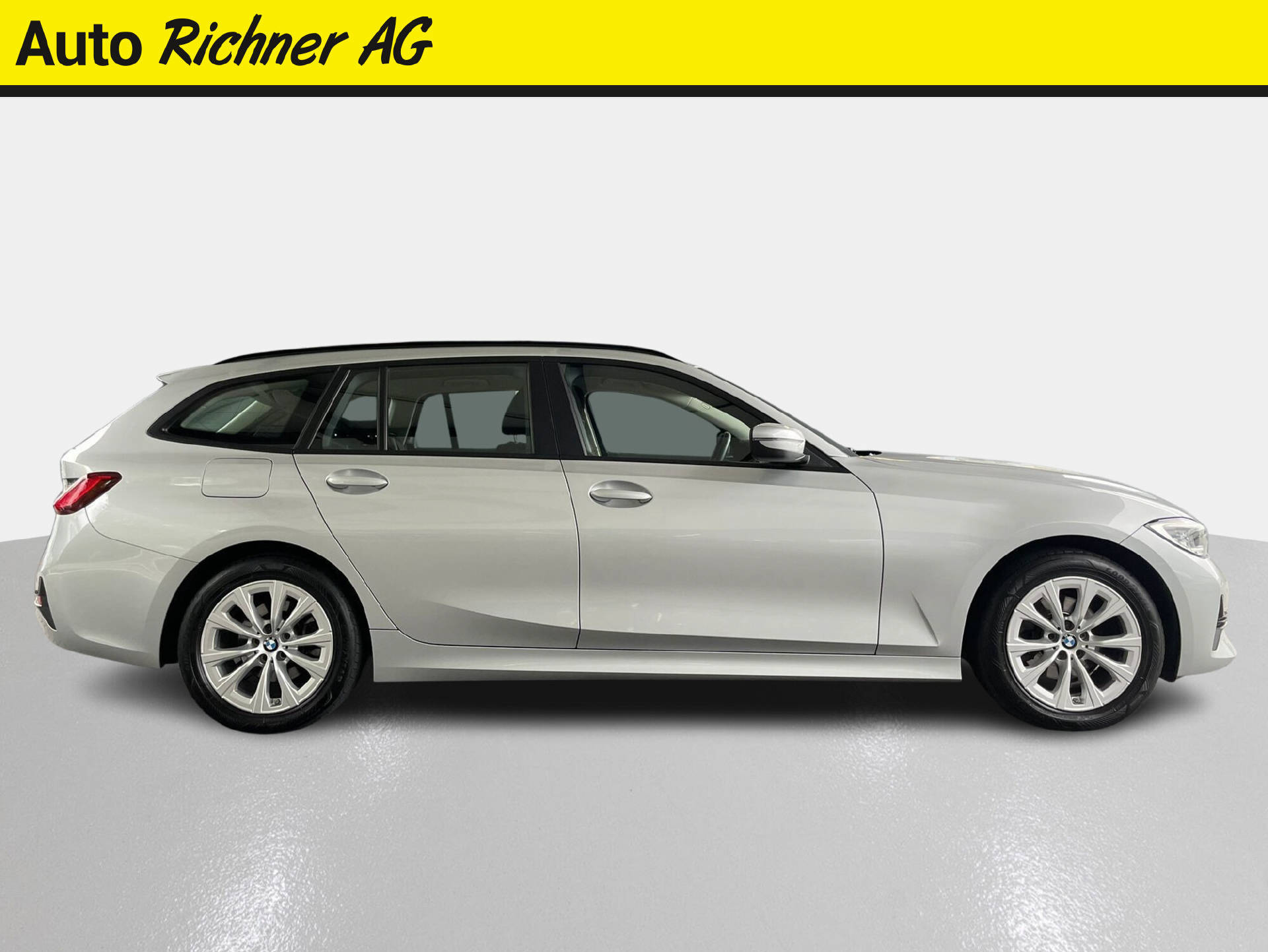 BMW 320d xDrive Touring-image-2