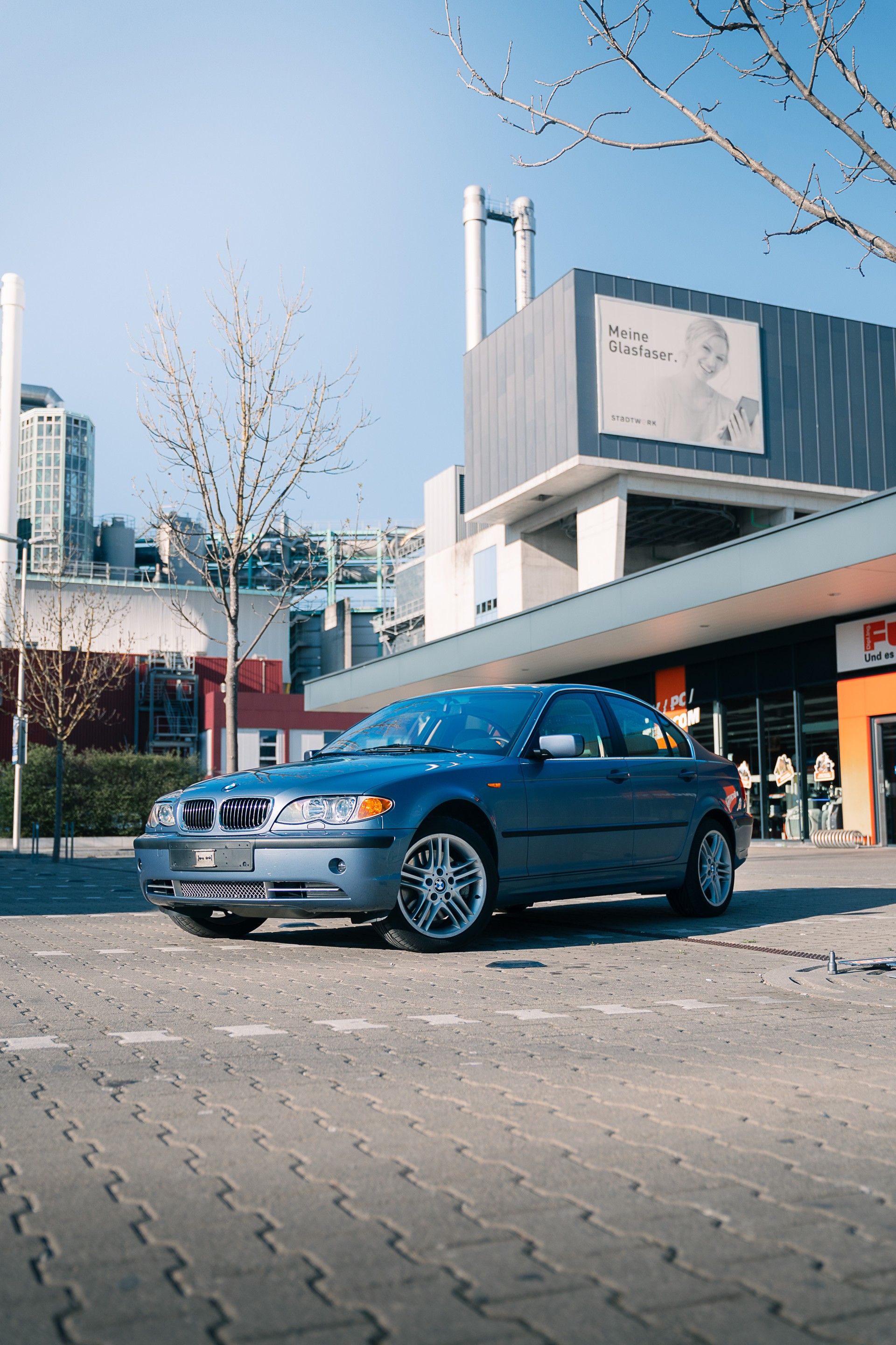 BMW 330xi-image-0