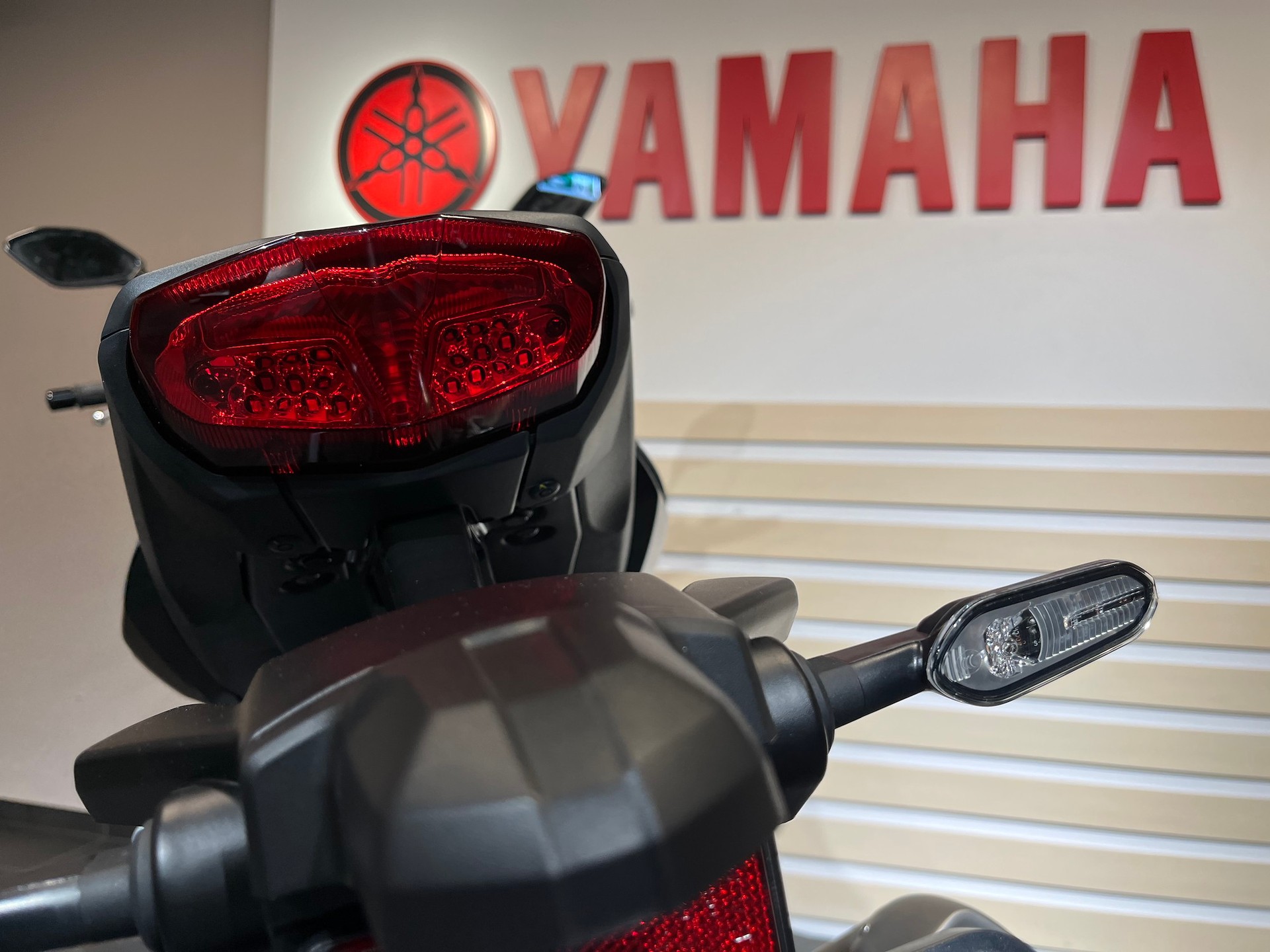 YAMAHA MT-10-image-11