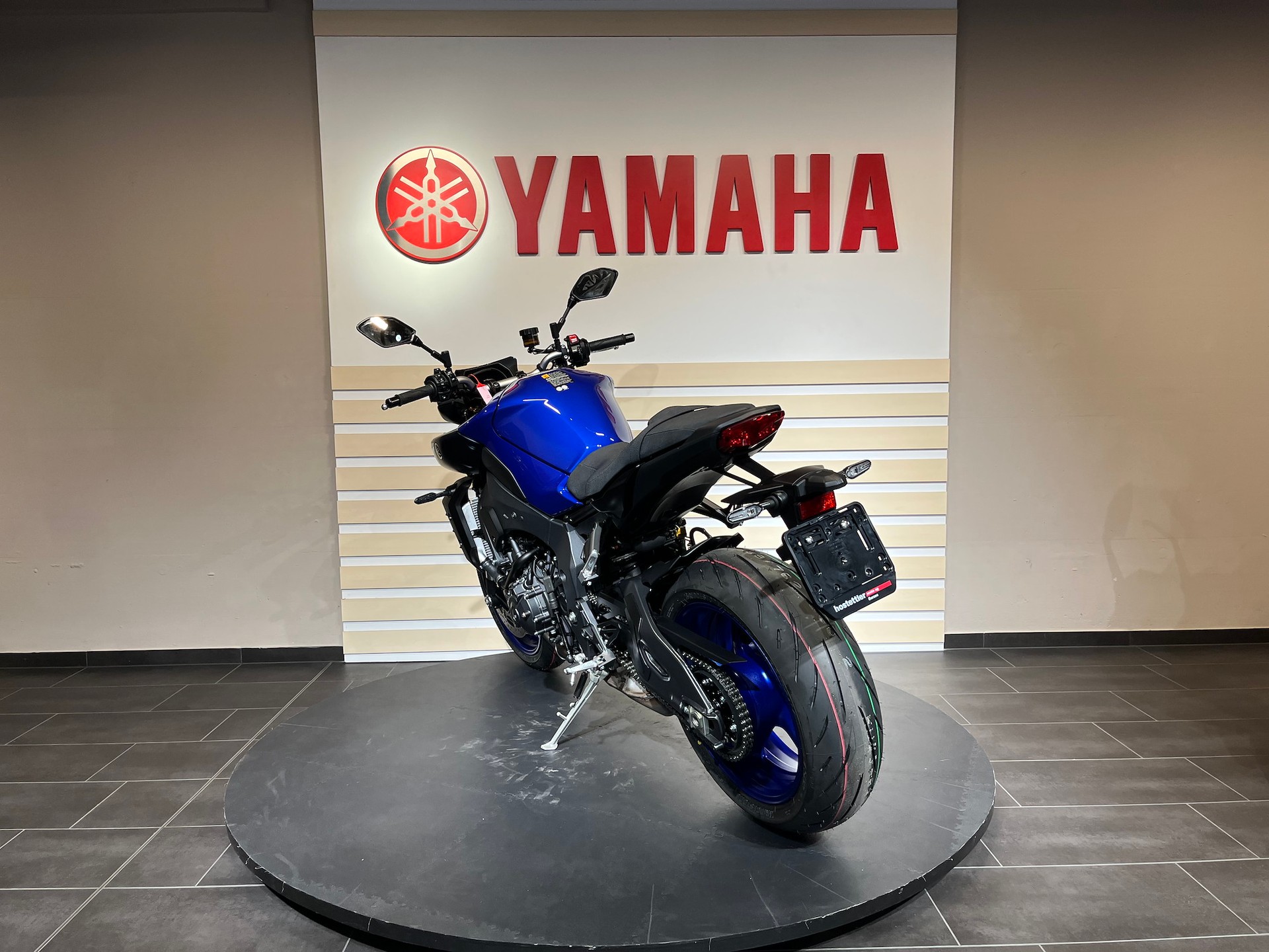 YAMAHA MT-10-showroom-element-3