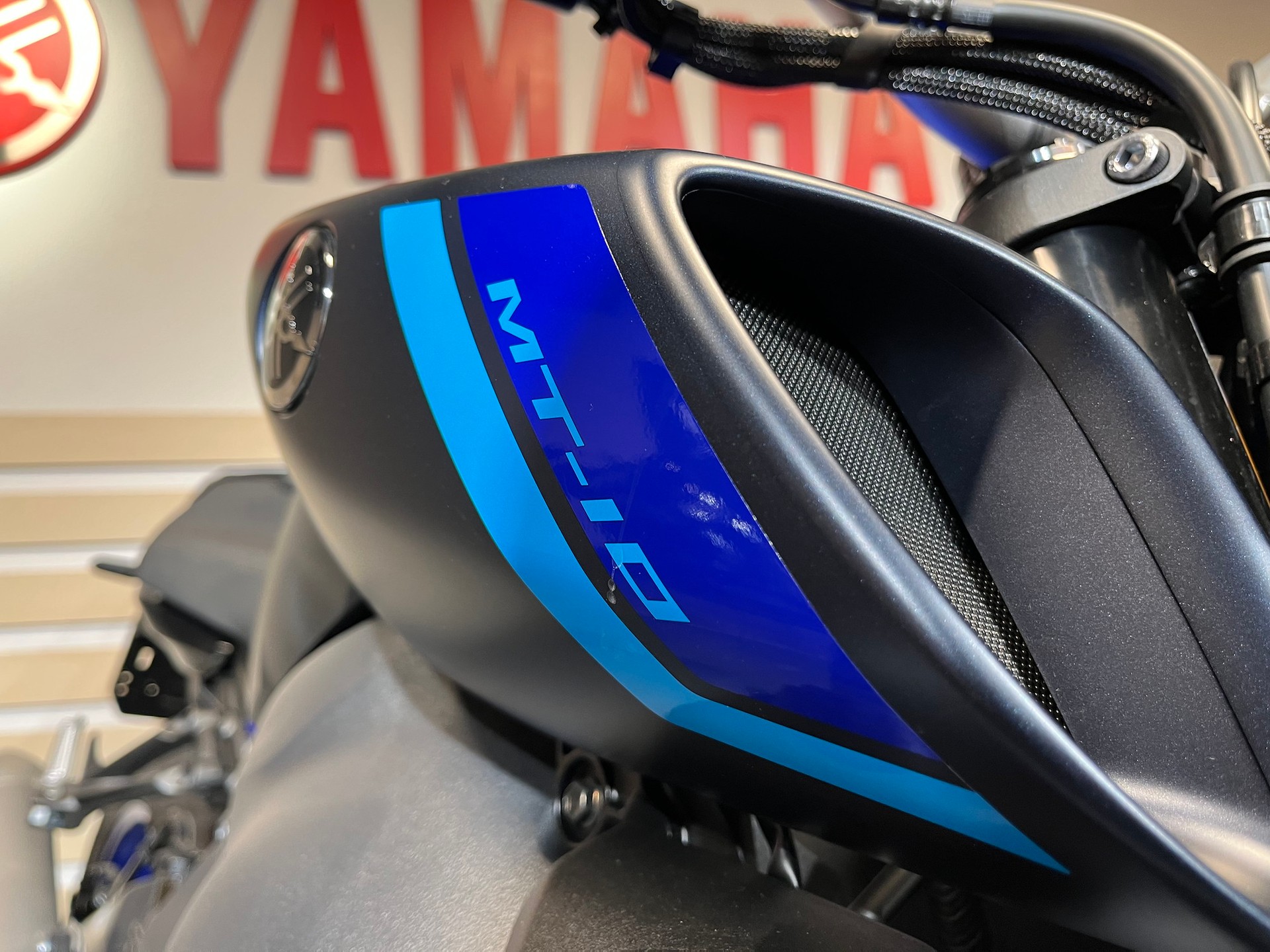 YAMAHA MT-10-image-6