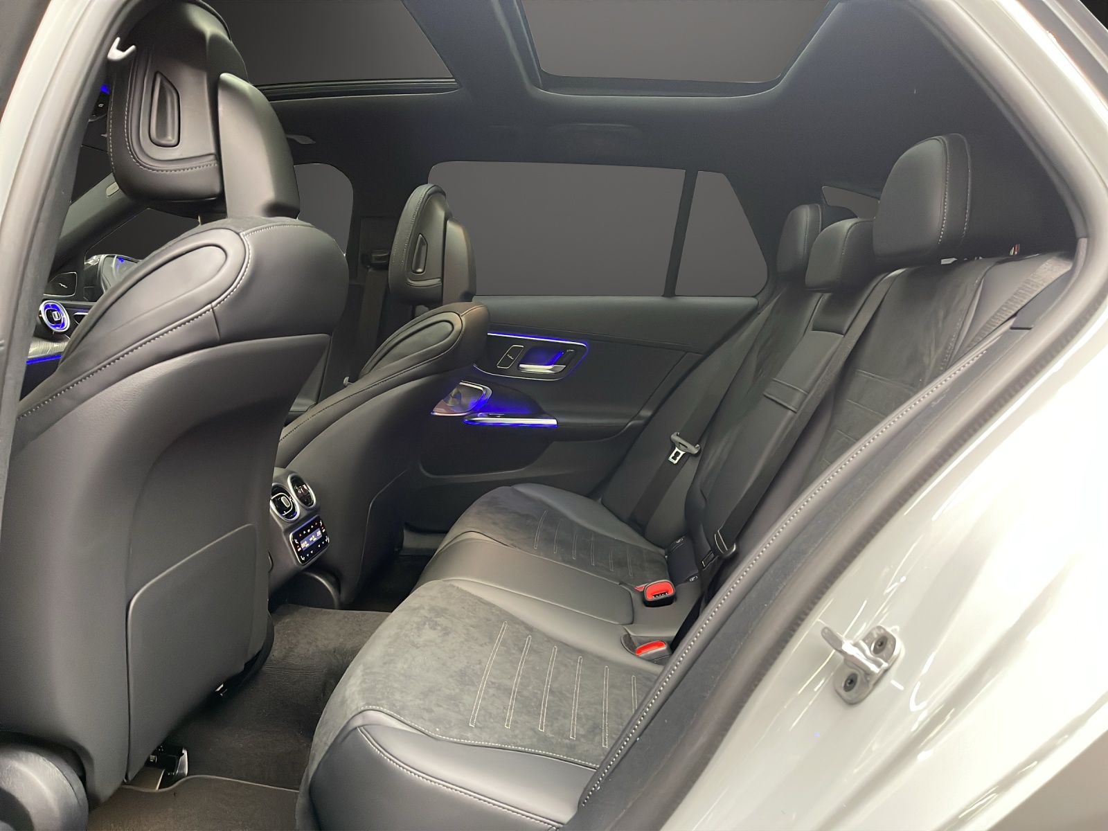 MERCEDES-BENZ C 220 d 4MATIC T-Modell Swiss Star-image-9