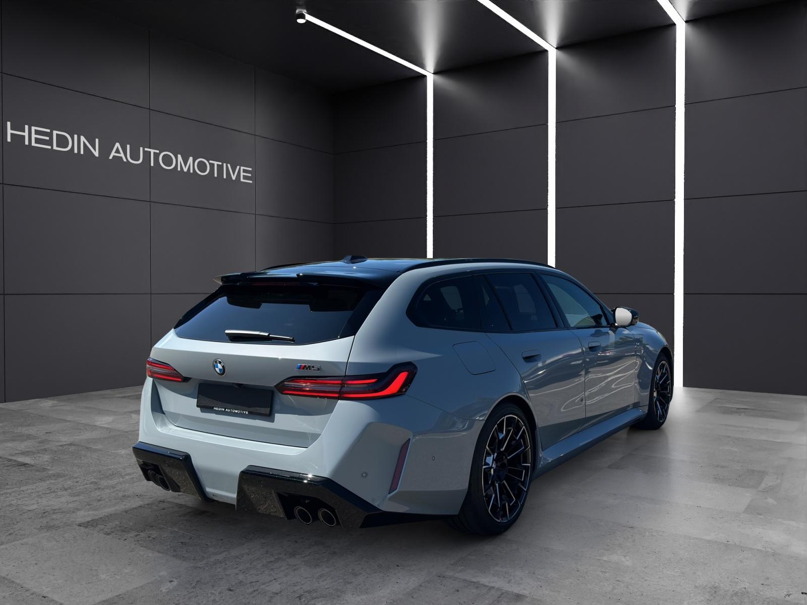 BMW M5 xDrive Touring-image-16