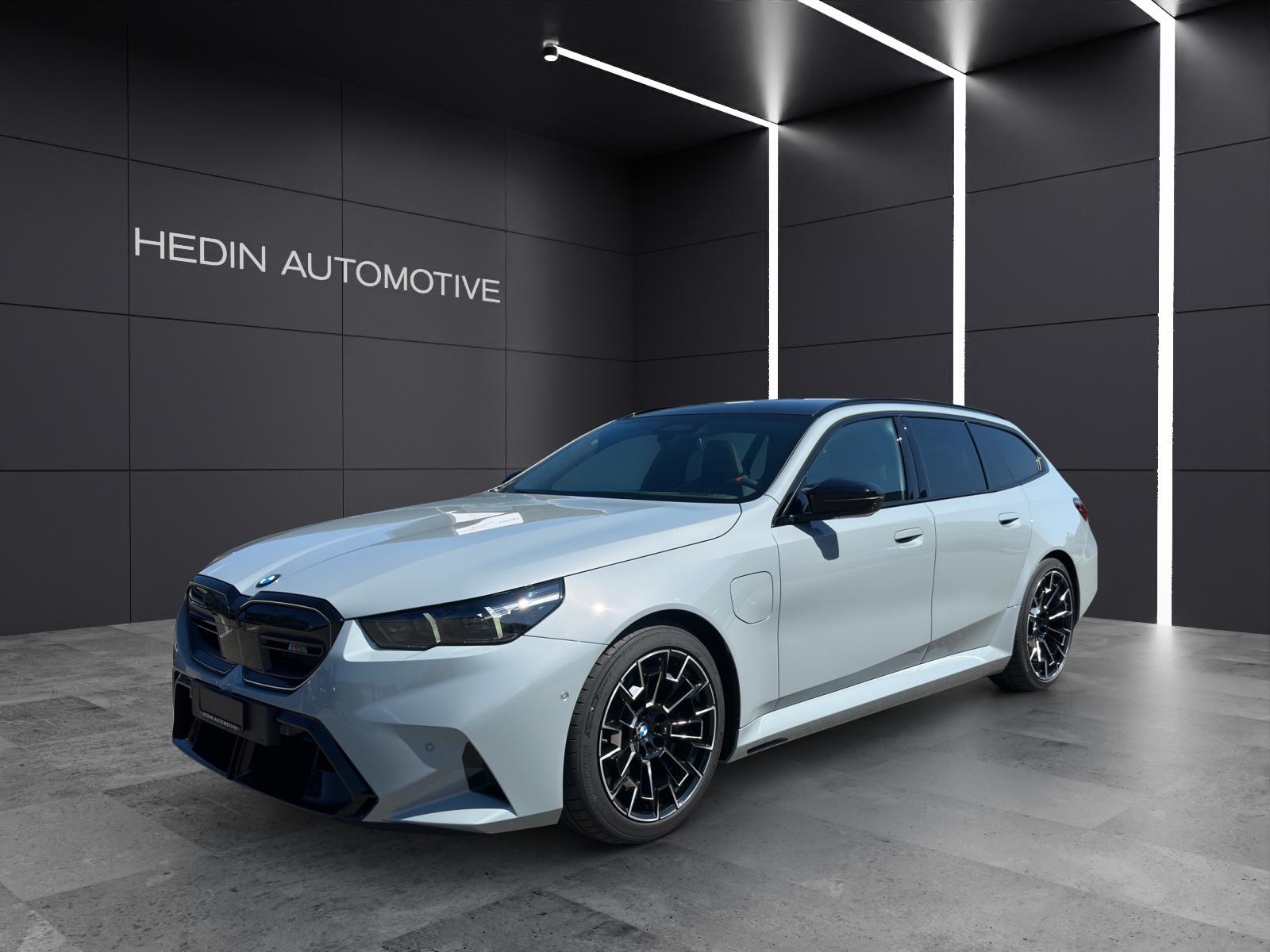 BMW M5 xDrive Touring-image-0