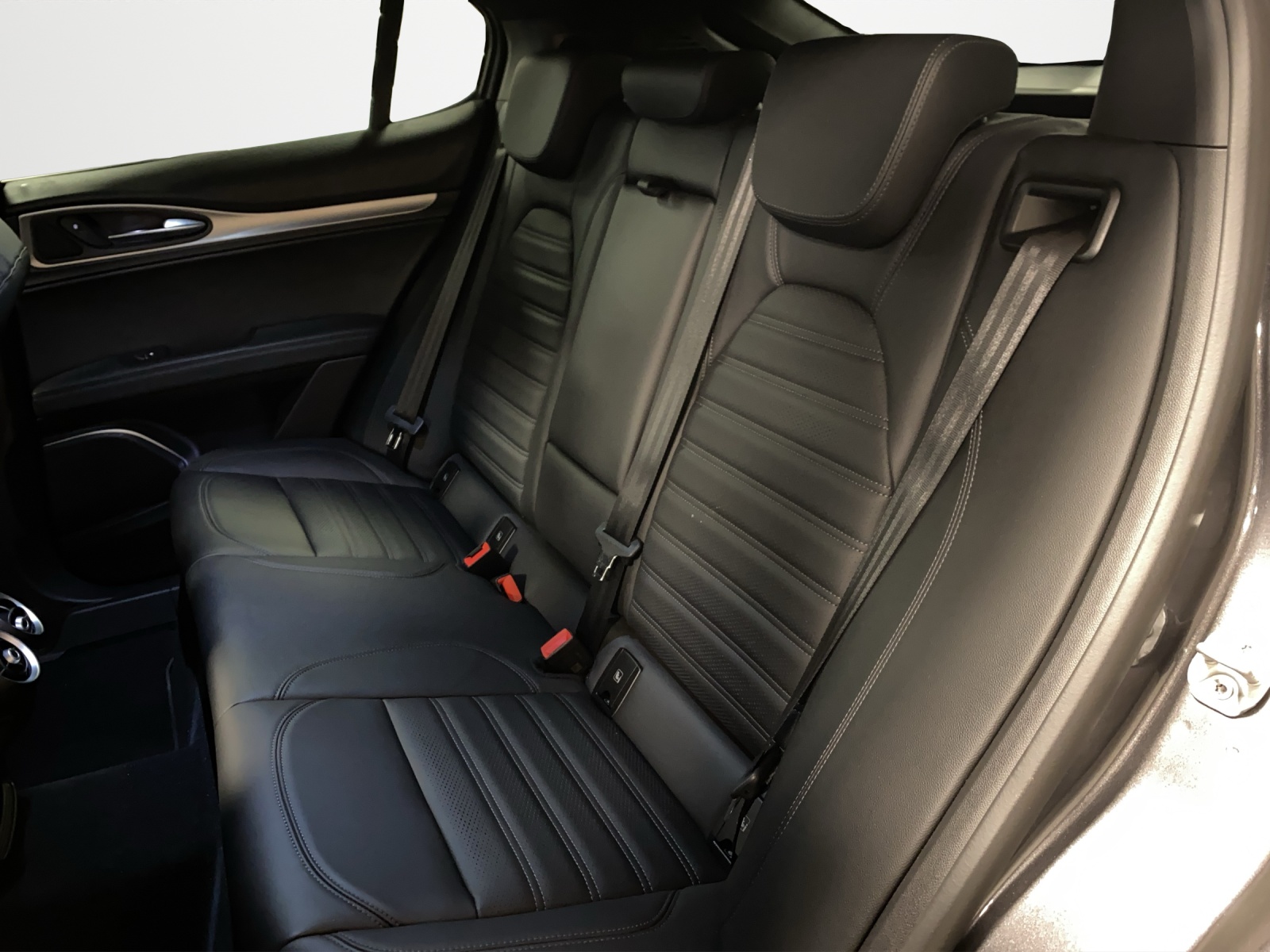 ALFA ROMEO STELVIO 2.0 Q4 280 Veloce-image-10
