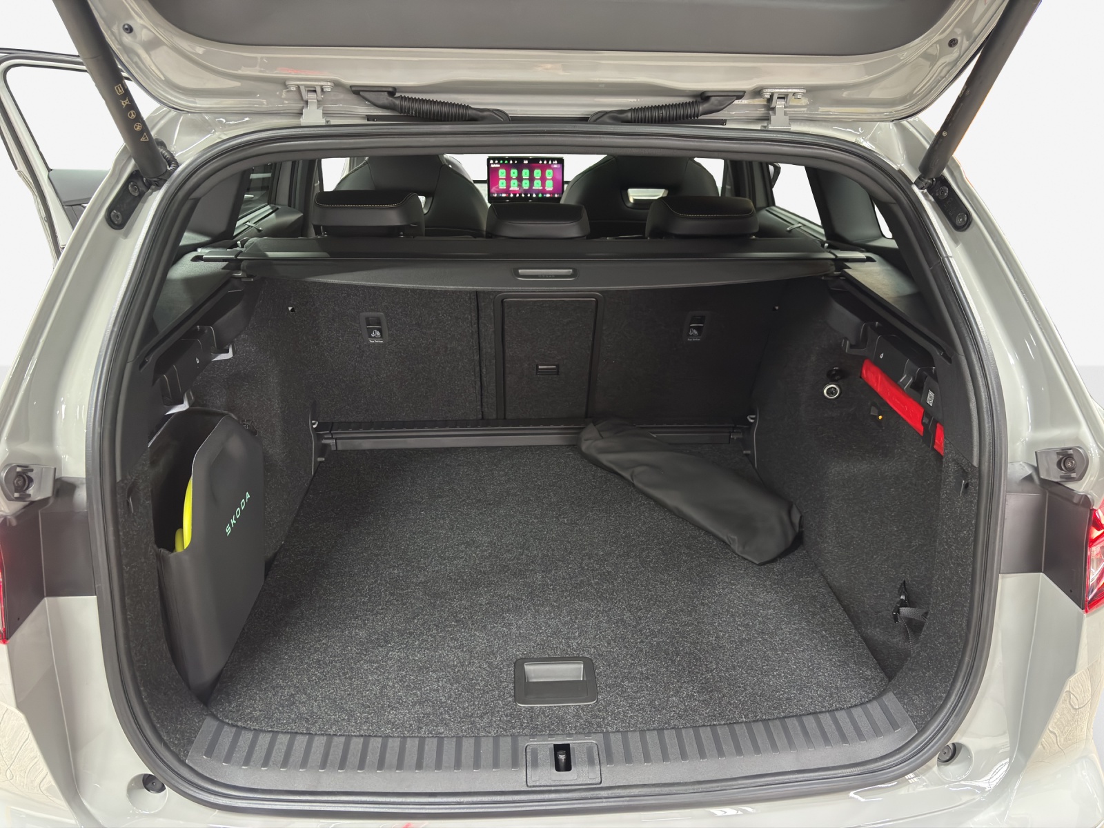 SKODA Enyaq 4x4 RS-image-13