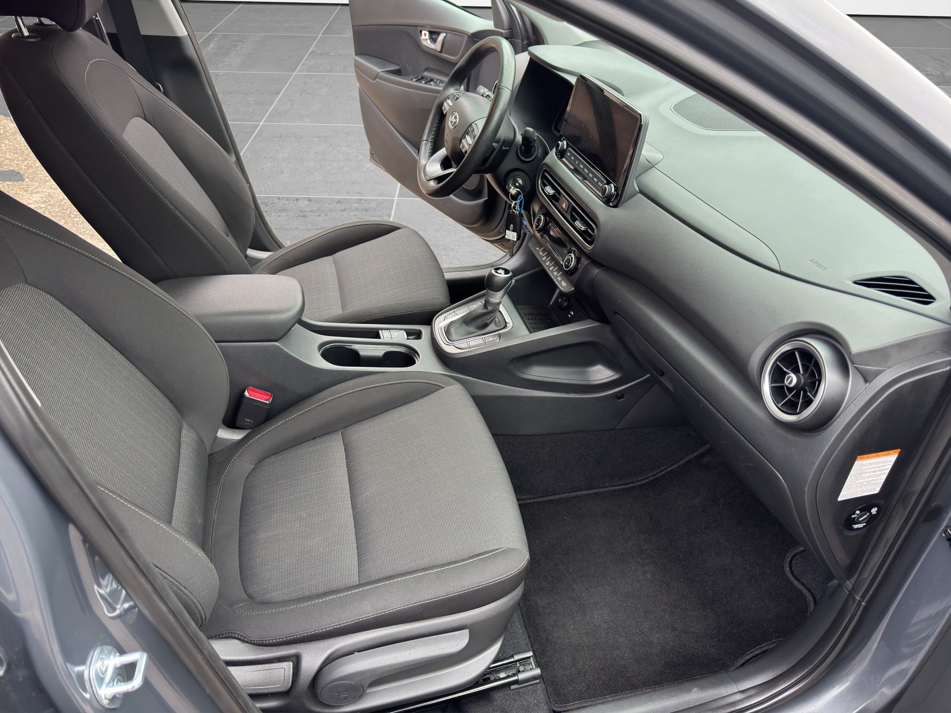 HYUNDAI Kona 1.6 GDi HEV Amplia DCT-image-9