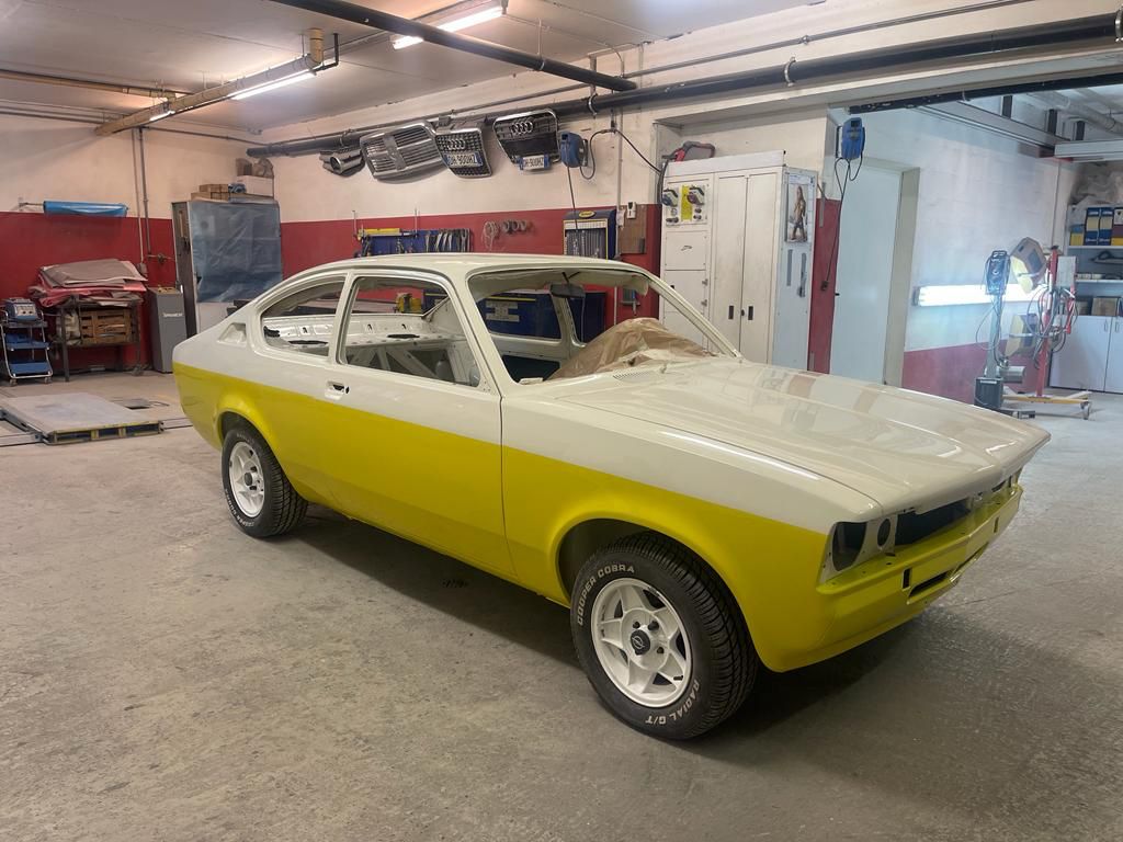 OPEL 2000 GT/E-showroom-element-2