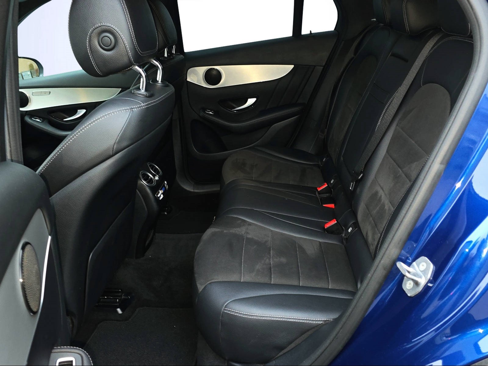 MERCEDES-BENZ GLC 220 d AMG Line 4Matic 9G-Tronic-image-15