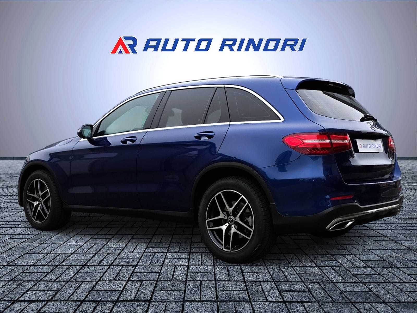 MERCEDES-BENZ GLC 220 d AMG Line 4Matic 9G-Tronic-image-4