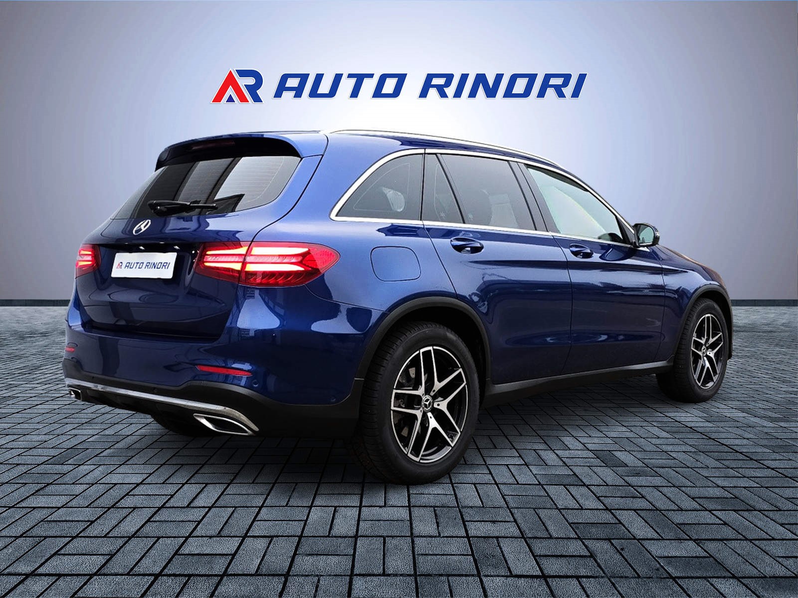 MERCEDES-BENZ GLC 220 d AMG Line 4Matic 9G-Tronic-image-5