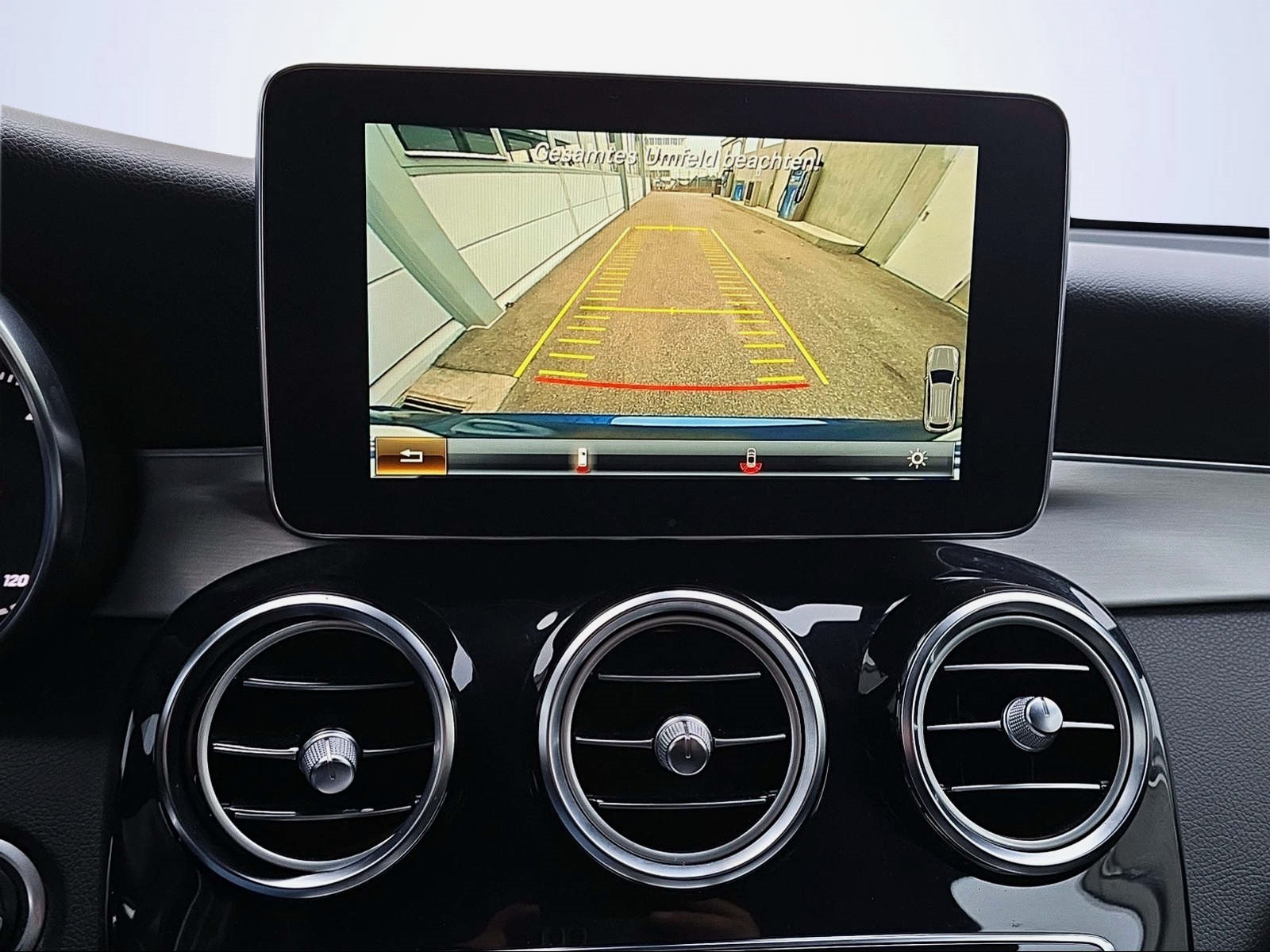 MERCEDES-BENZ GLC 220 d AMG Line 4Matic 9G-Tronic-image-11