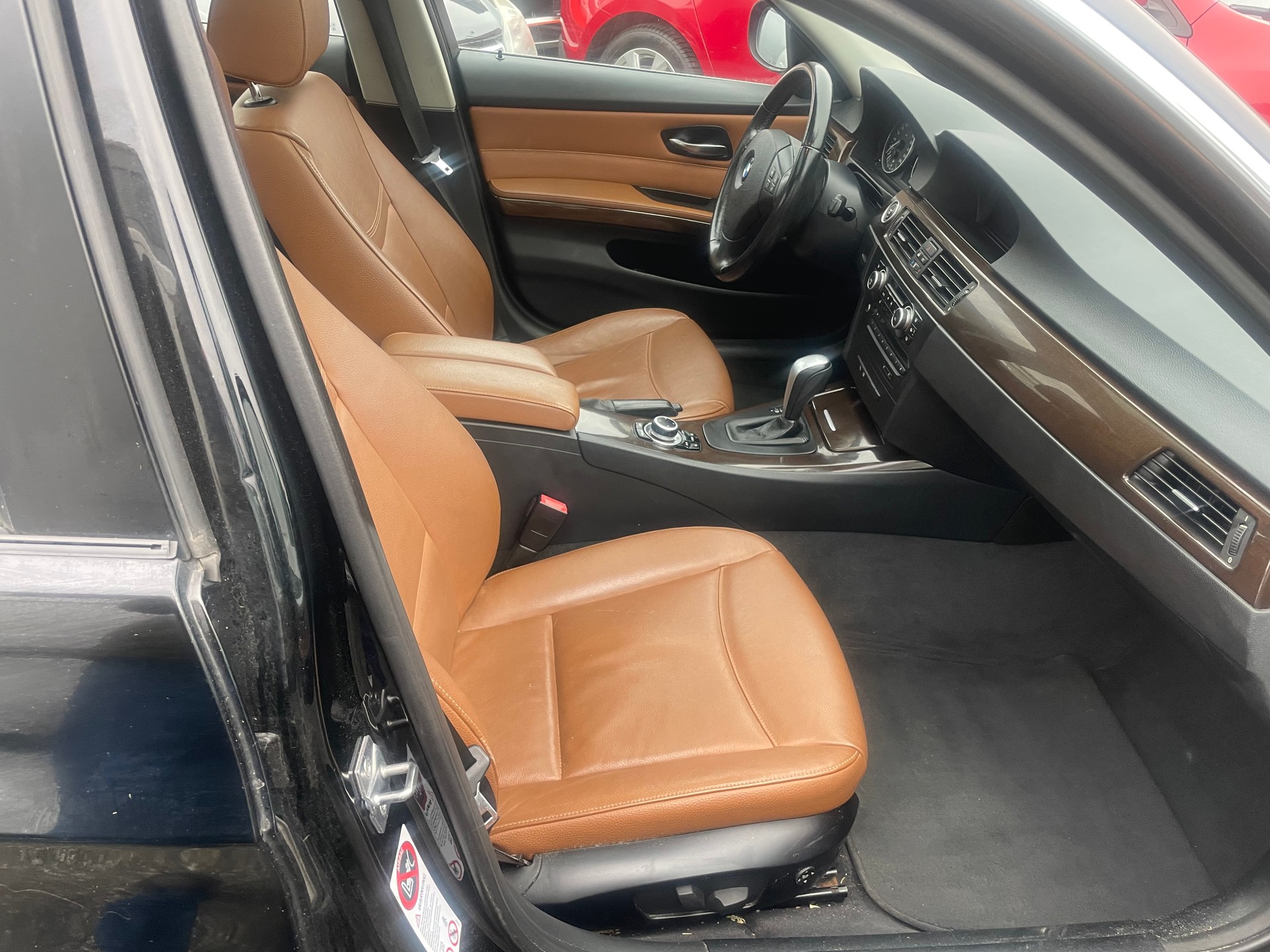 BMW 325i Steptronic-image-12