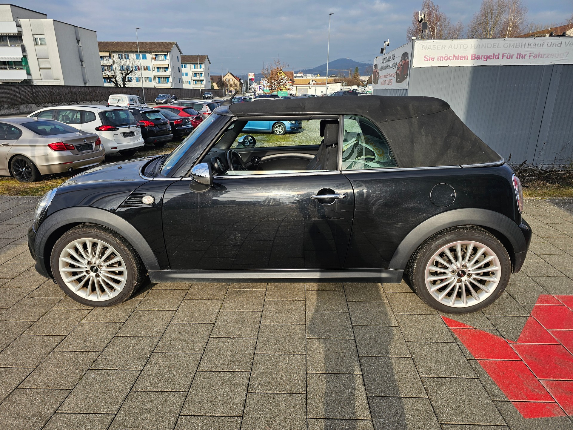 MINI Cooper Cabriolet-image-6