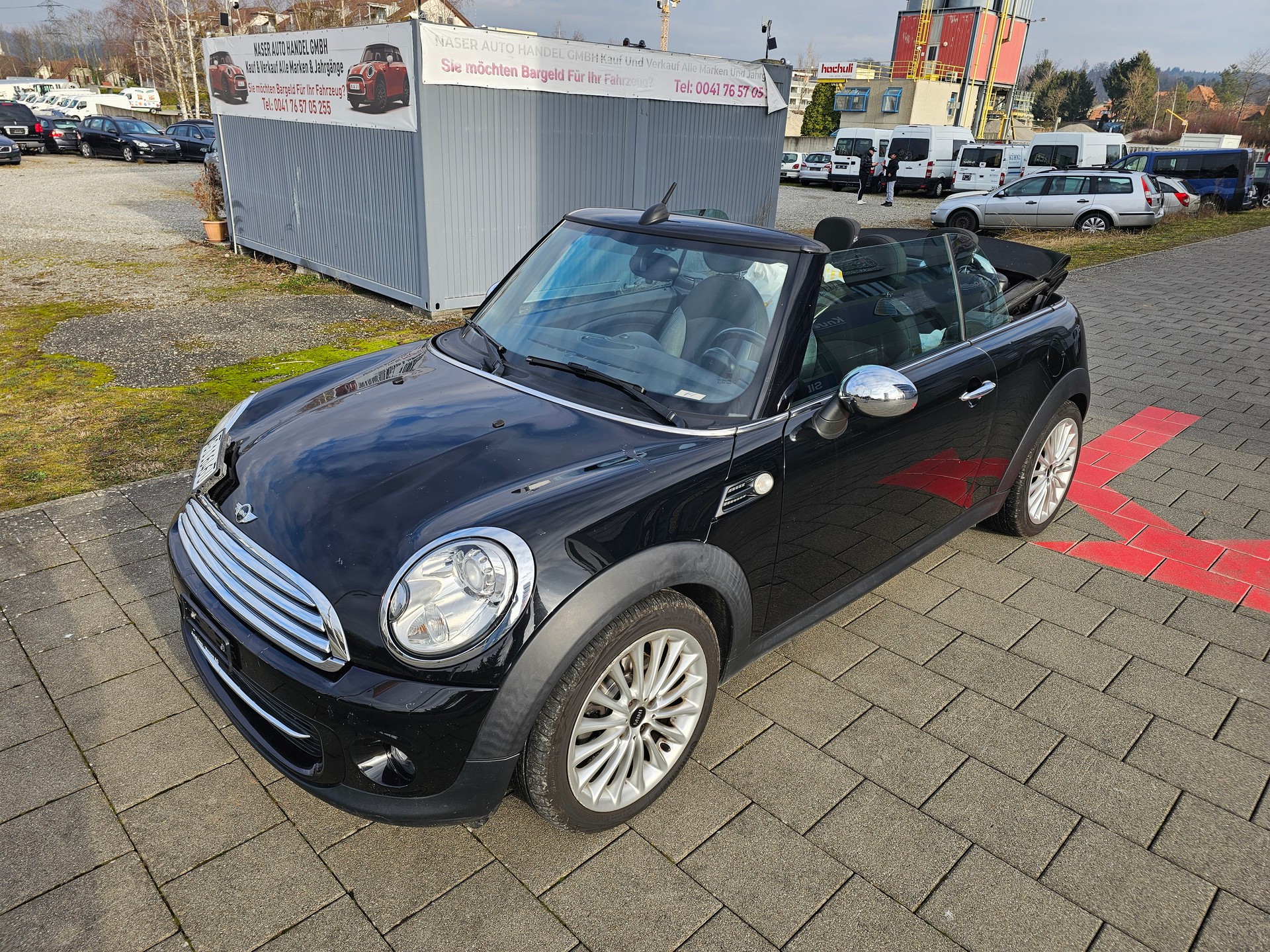 MINI Cooper Cabriolet-image-9