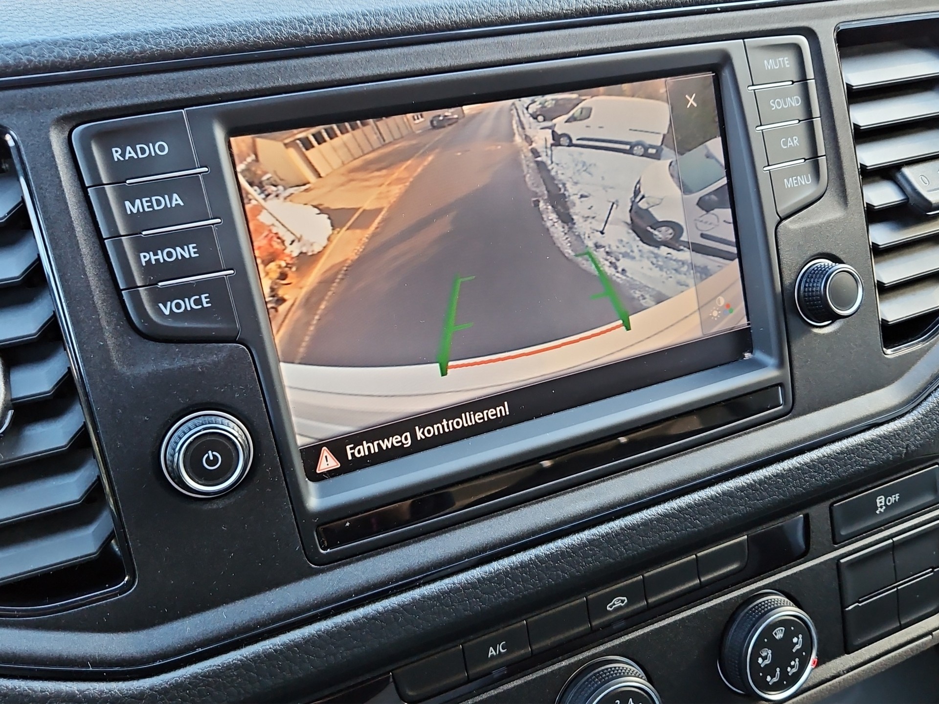VW Crafter 35 2.0TDI Champ L3-image-12