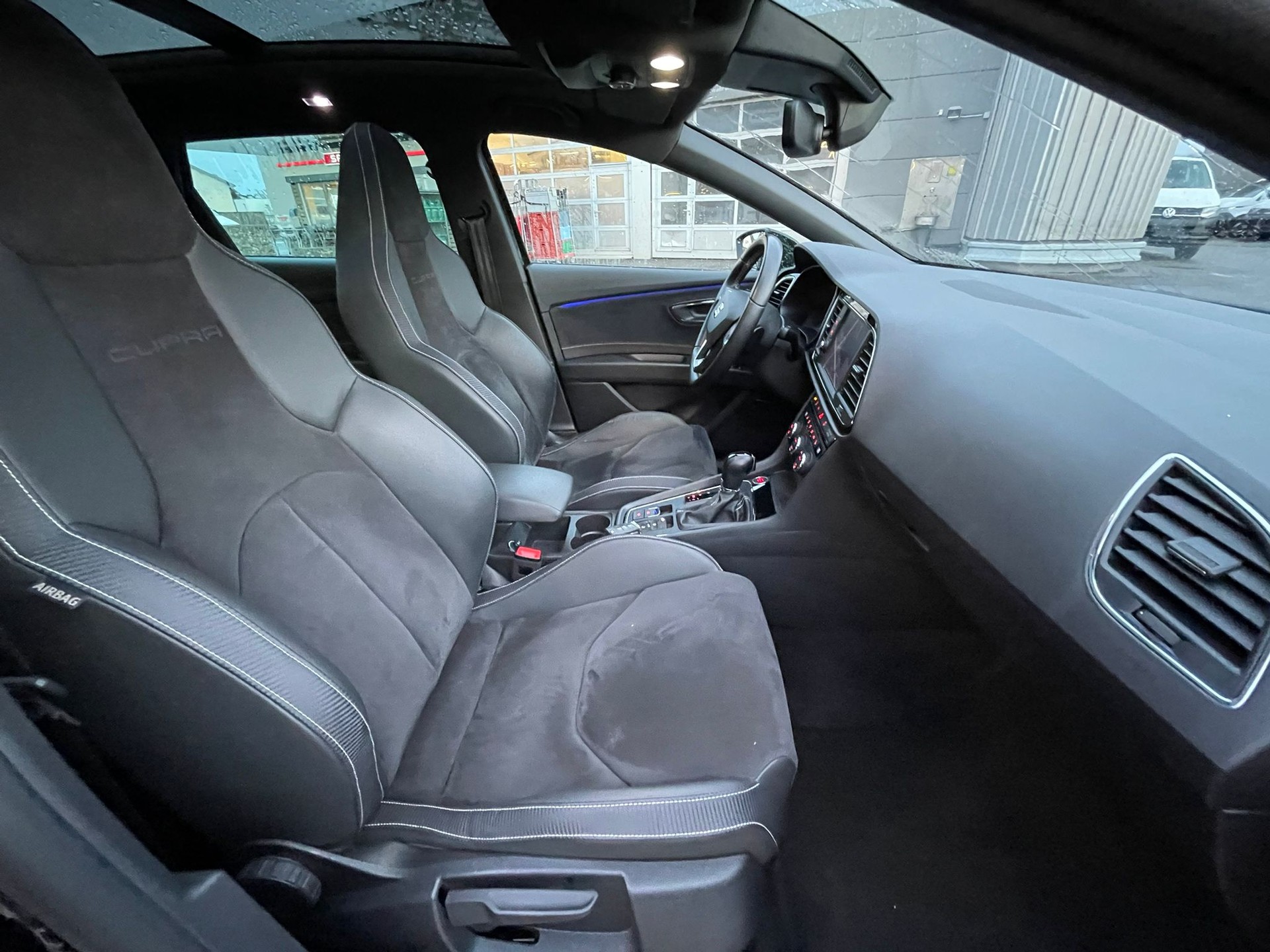 SEAT Leon ST 2.0 TSI Cupra 300 4 Drive DSG-image-10