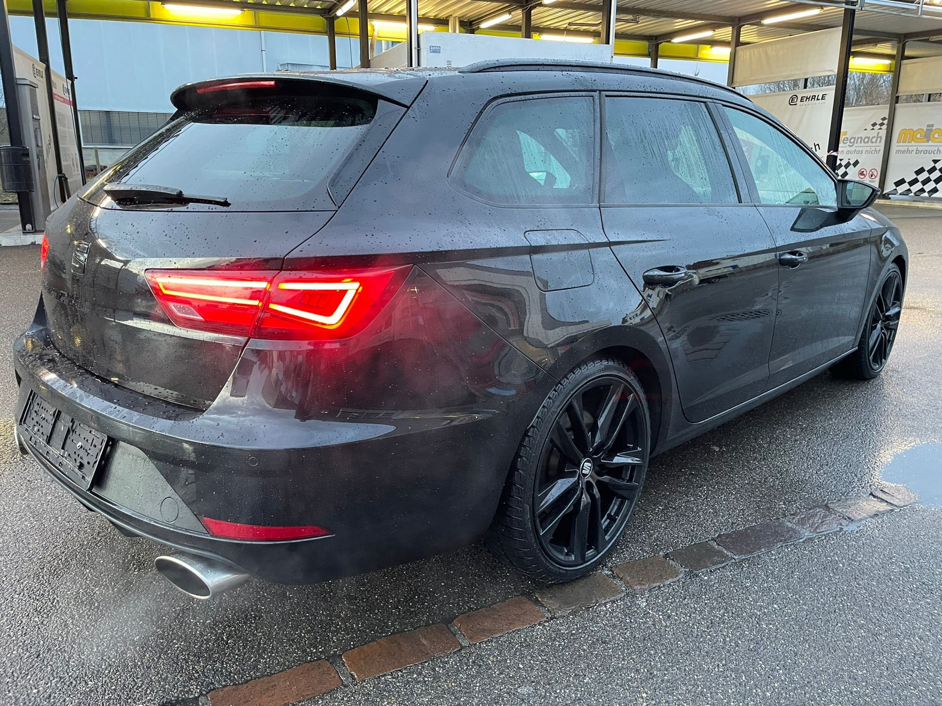 SEAT Leon ST 2.0 TSI Cupra 300 4 Drive DSG-image-4