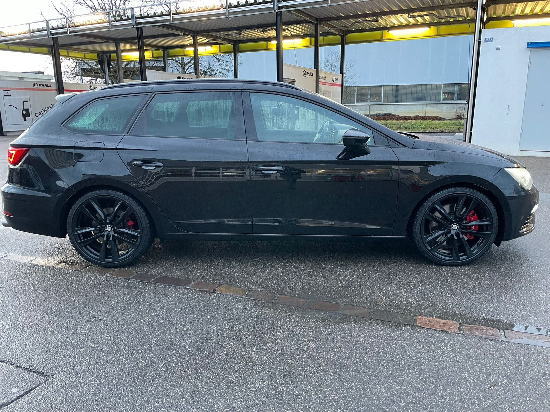 SEAT Leon ST 2.0 TSI Cupra 300 4 Drive DSG-image-3