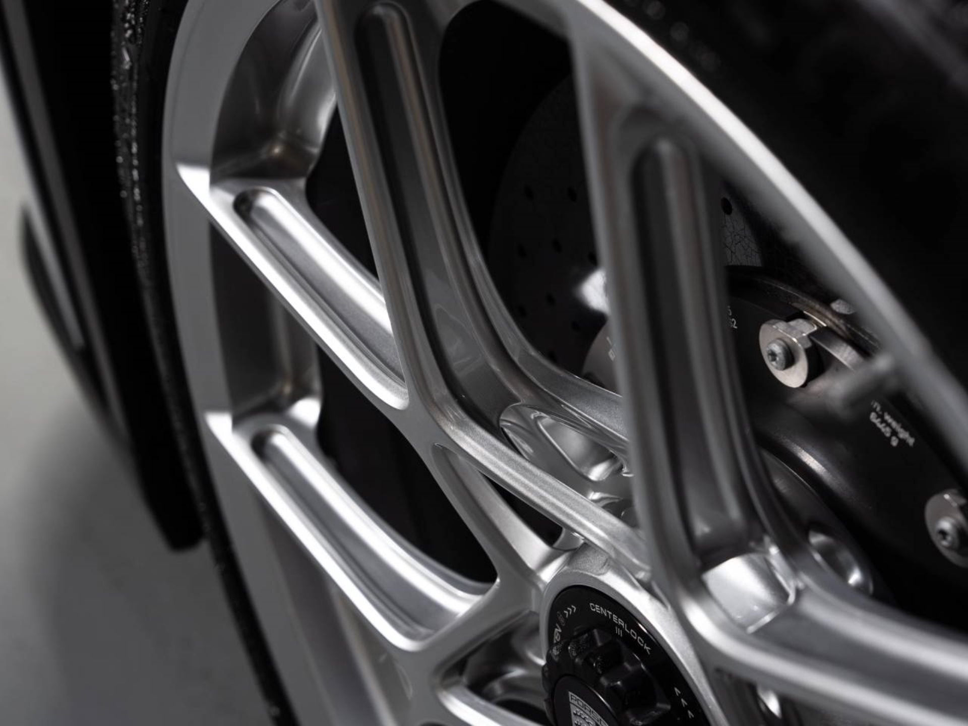 PORSCHE 911 GT3 avec Paquet Touring-image-25