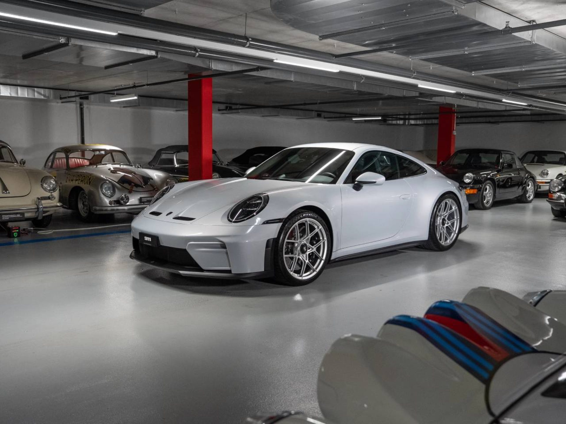 PORSCHE 911 GT3 avec Paquet Touring-image-0