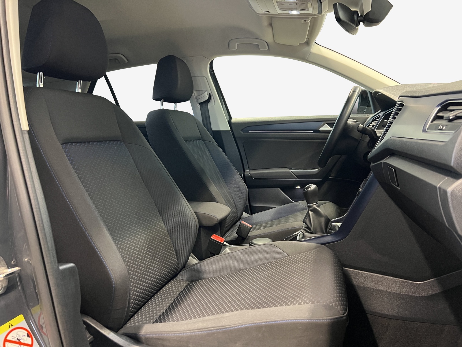 VW T-Roc 1.0 TSI Advance-image-13