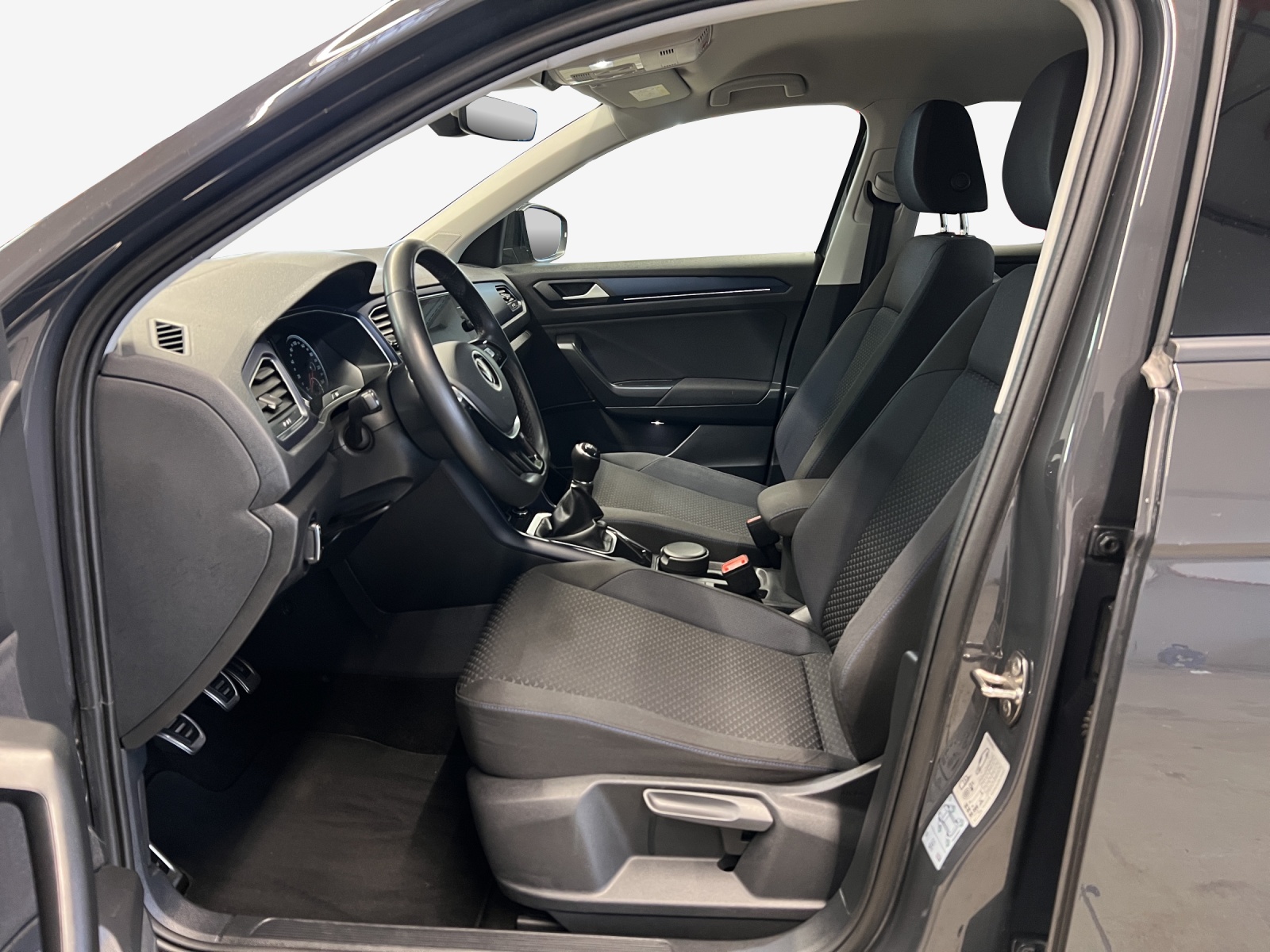 VW T-Roc 1.0 TSI Advance-image-7