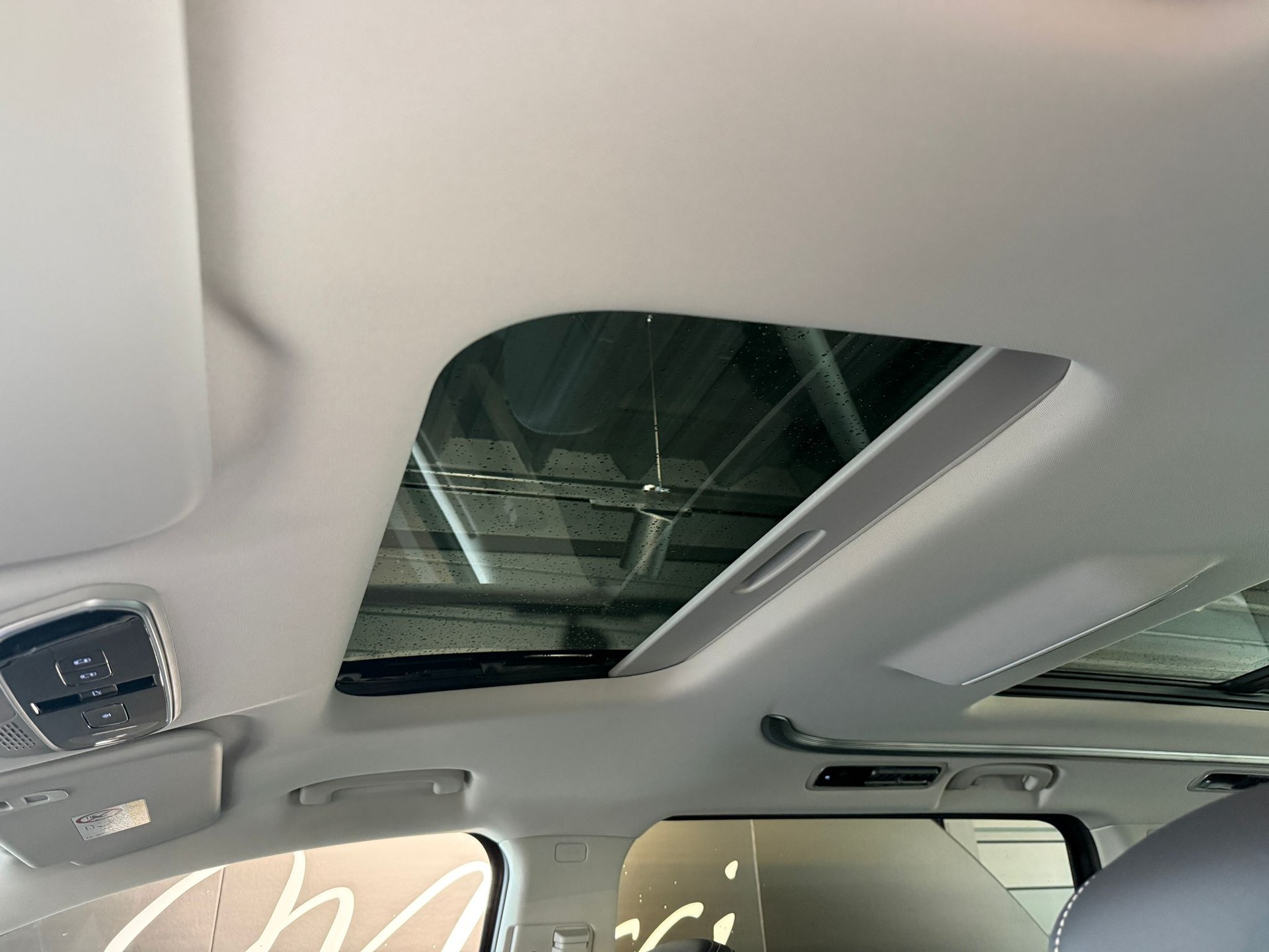 MAXUS Mifa 9 Luxury 90kWh 8 Pl.-image-24