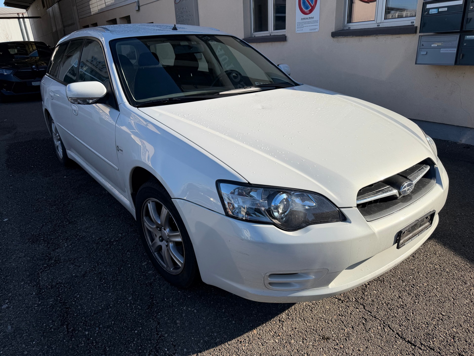 SUBARU Legacy 2.0i AWD Swiss-image-2