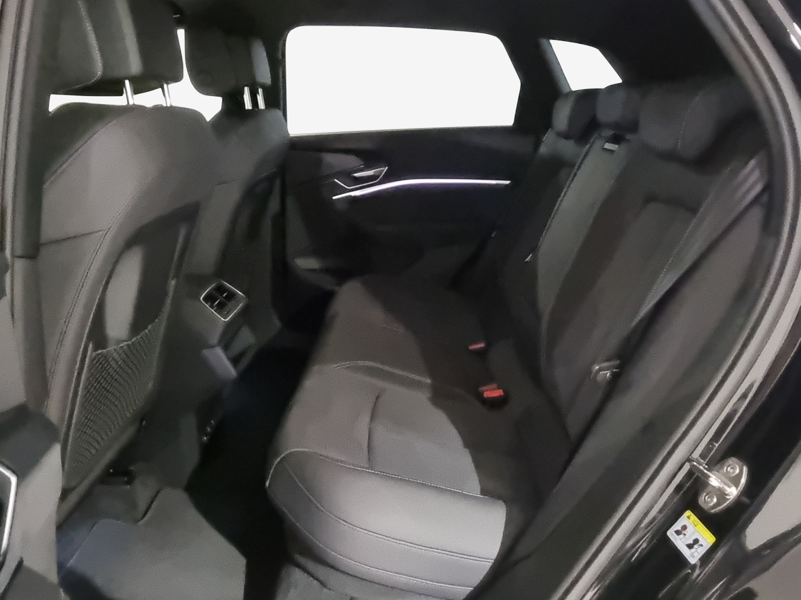 AUDI e-tron 55 S Line Black Edition quattro-image-12