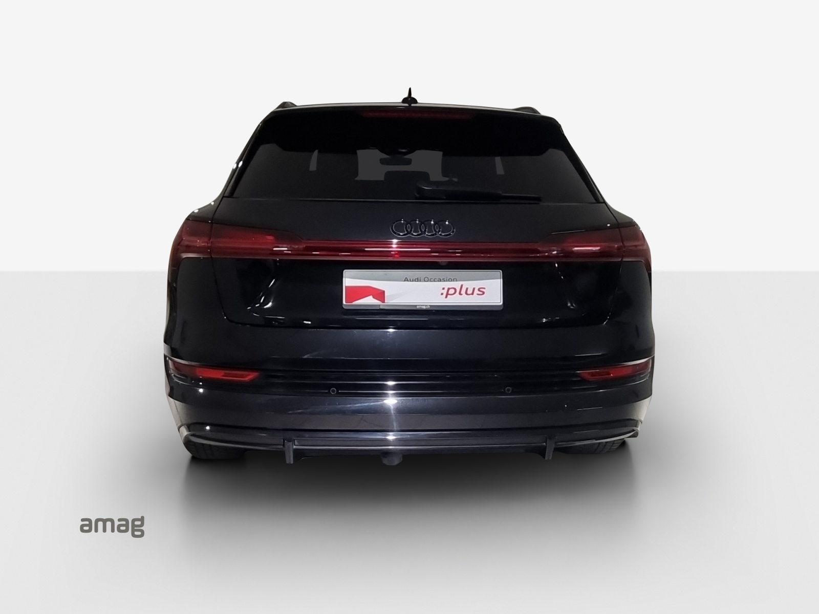 AUDI e-tron 55 S Line Black Edition quattro-image-4