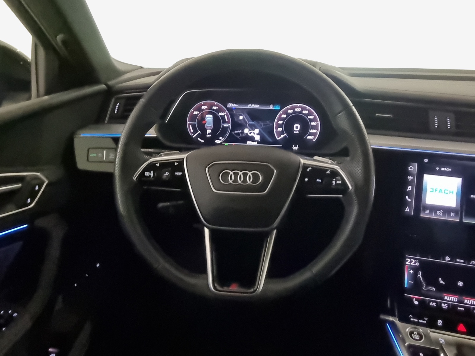AUDI e-tron 55 S Line Black Edition quattro-image-10