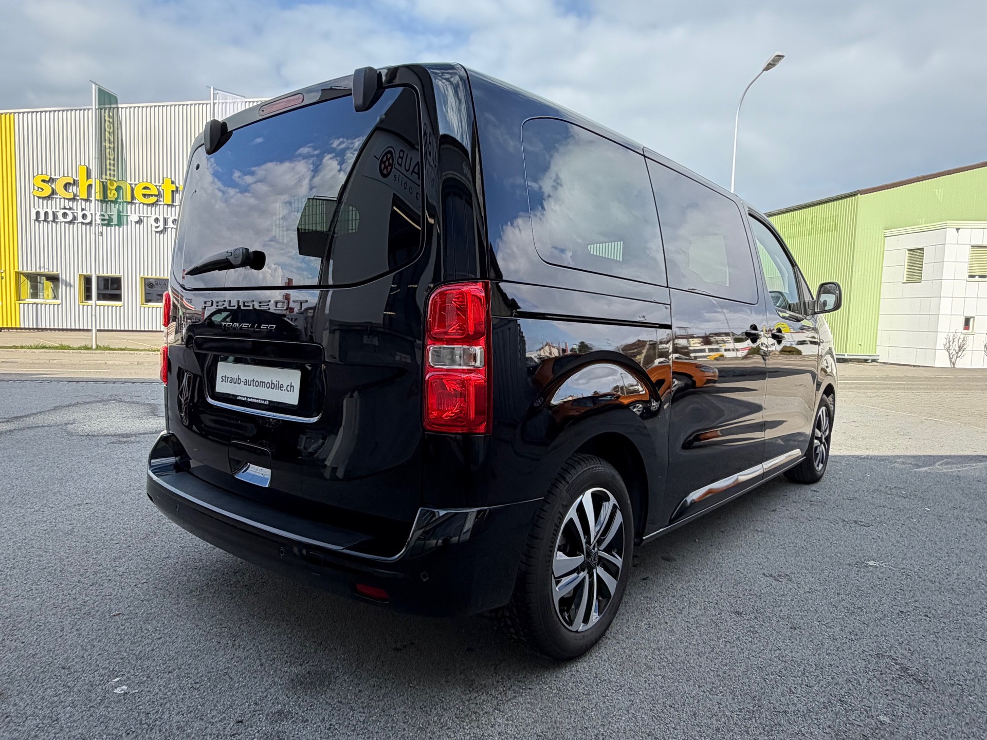 PEUGEOT Traveller 2.0 BlueHDi Business Standard EAT8-image-3