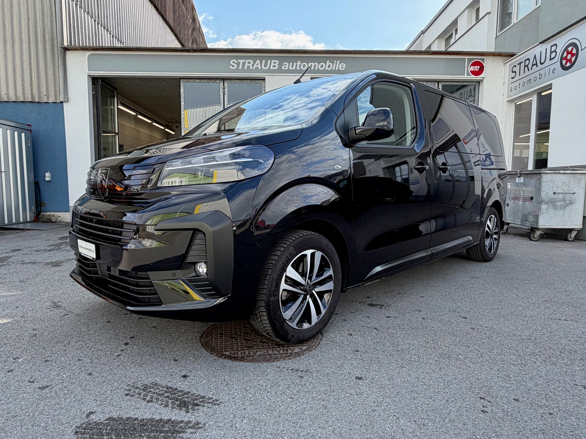 PEUGEOT Traveller 2.0 BlueHDi Business Standard EAT8-image-1
