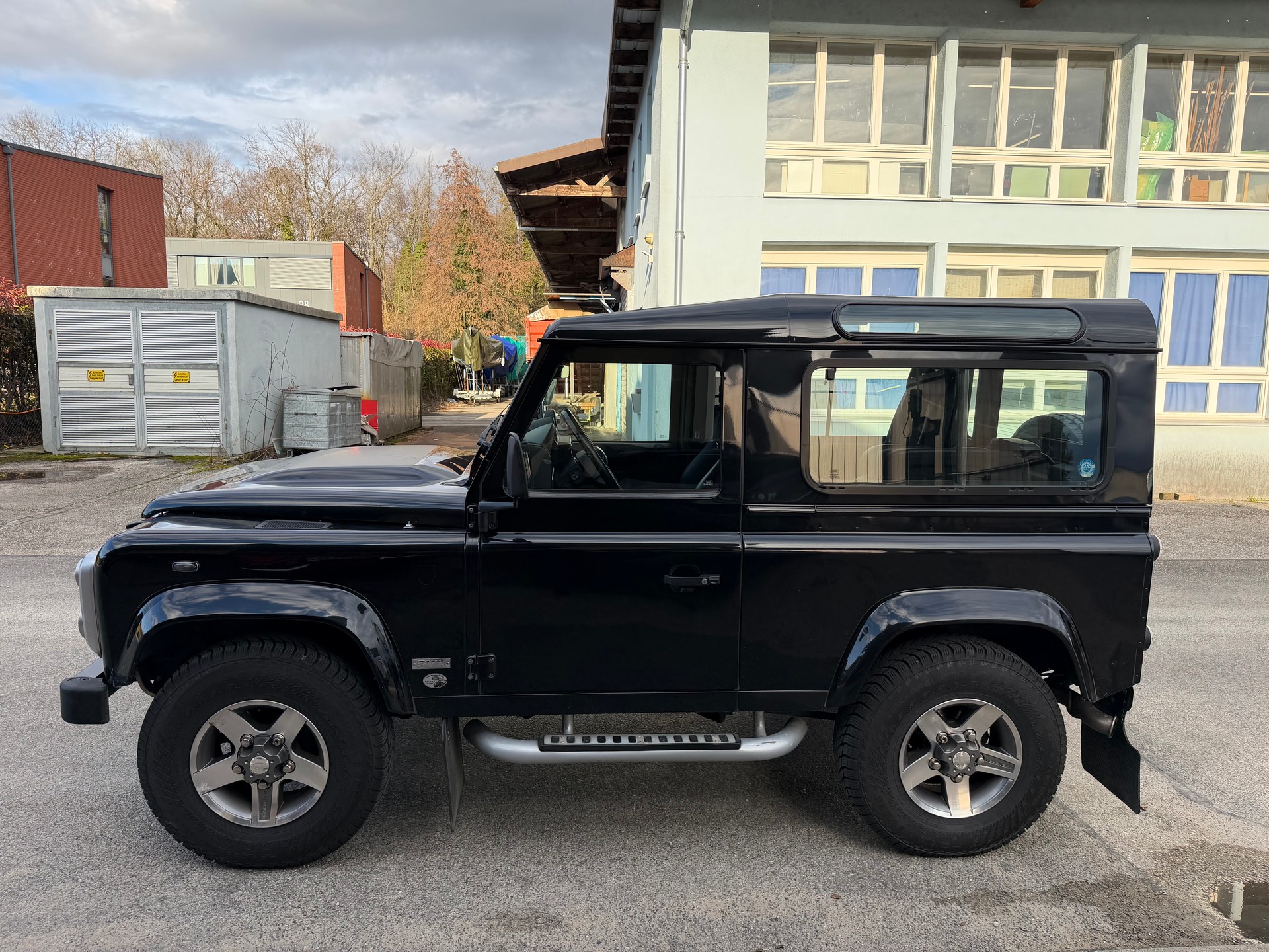 LAND ROVER Defender 90 SW 2.4Tdc SVX-image-5