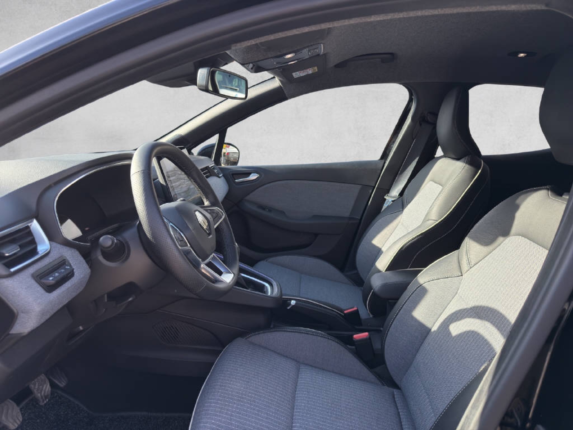 RENAULT Clio 1.0 TCe techno-image-6