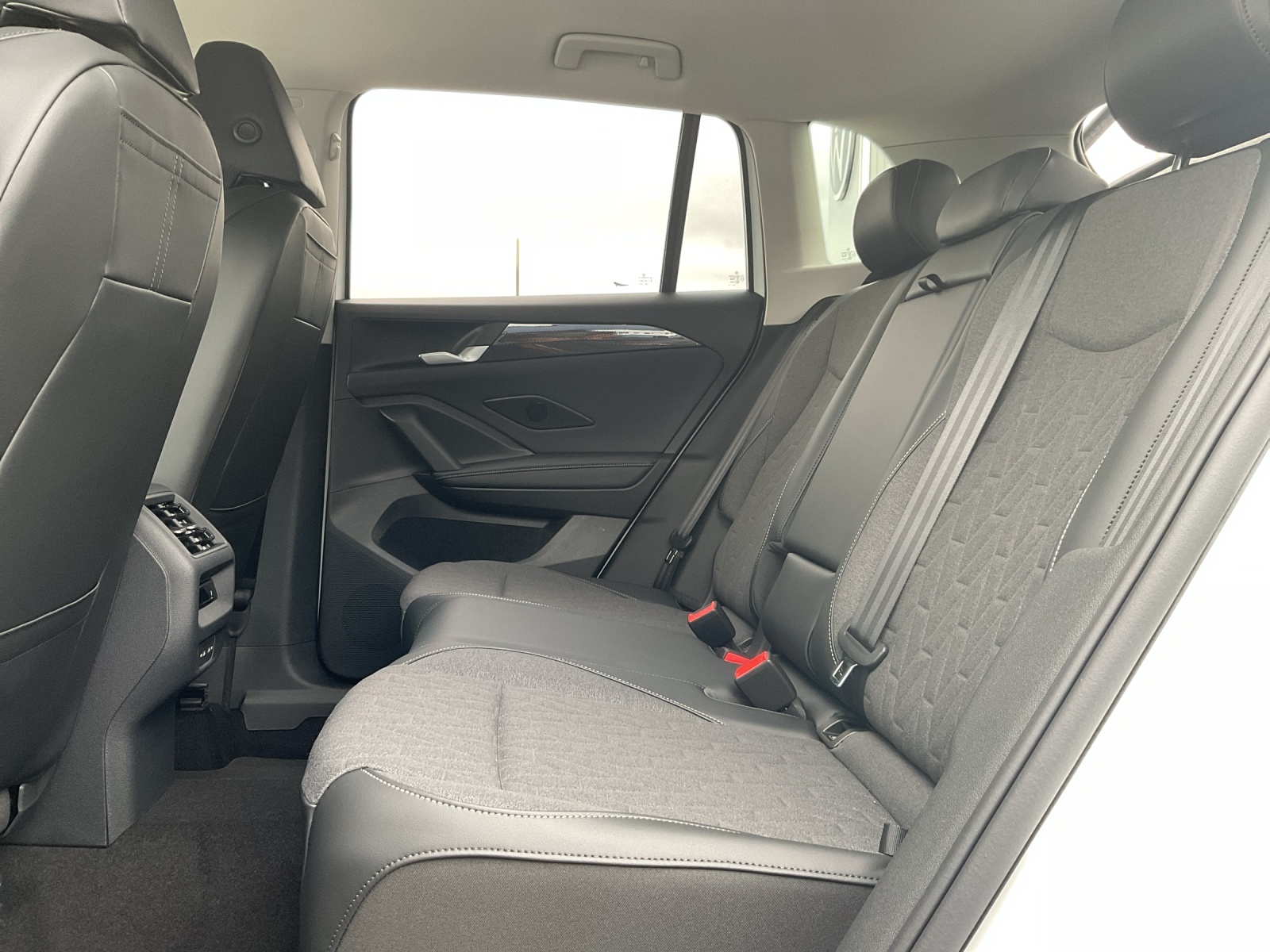 VW Tiguan 2.0 TSI DSG United 4Motion-image-10
