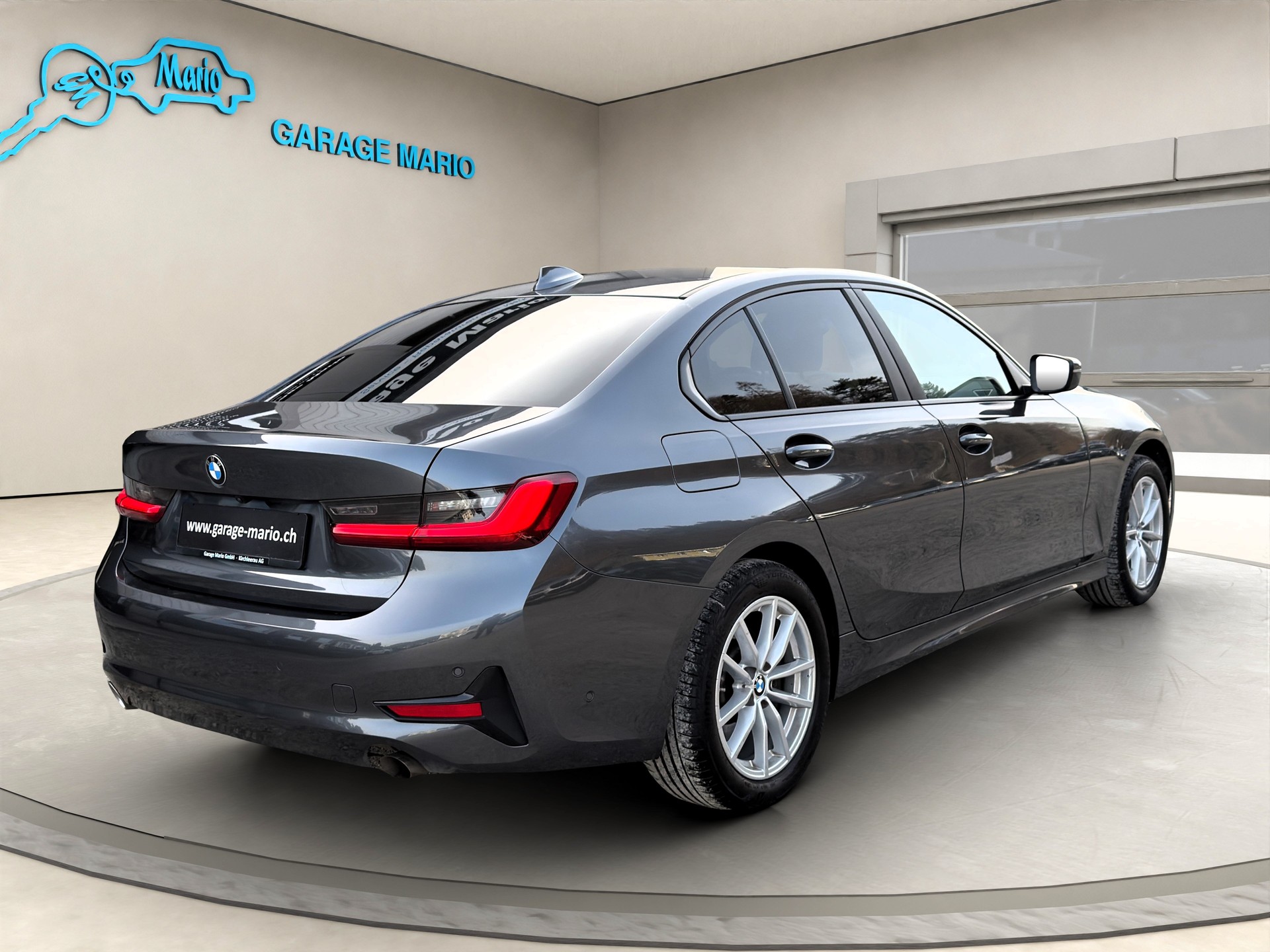 BMW 330i xDrive Steptronic-image-4