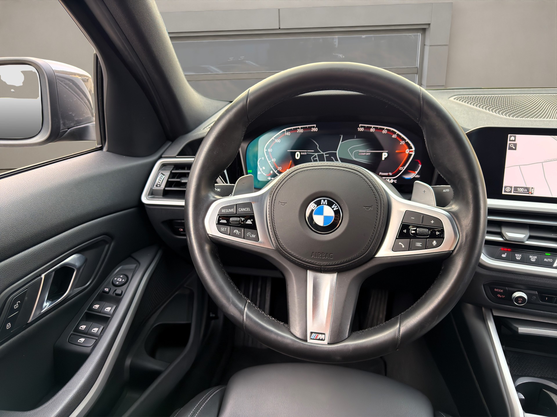 BMW 330i xDrive Steptronic-image-11