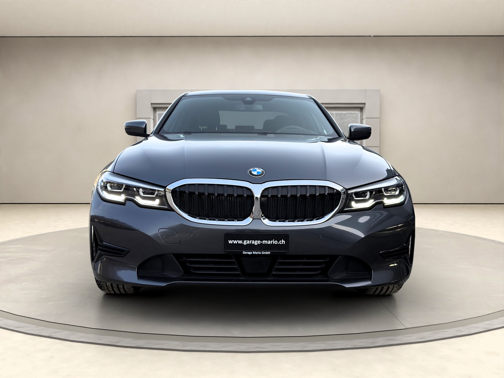 BMW 330i xDrive Steptronic-image-1