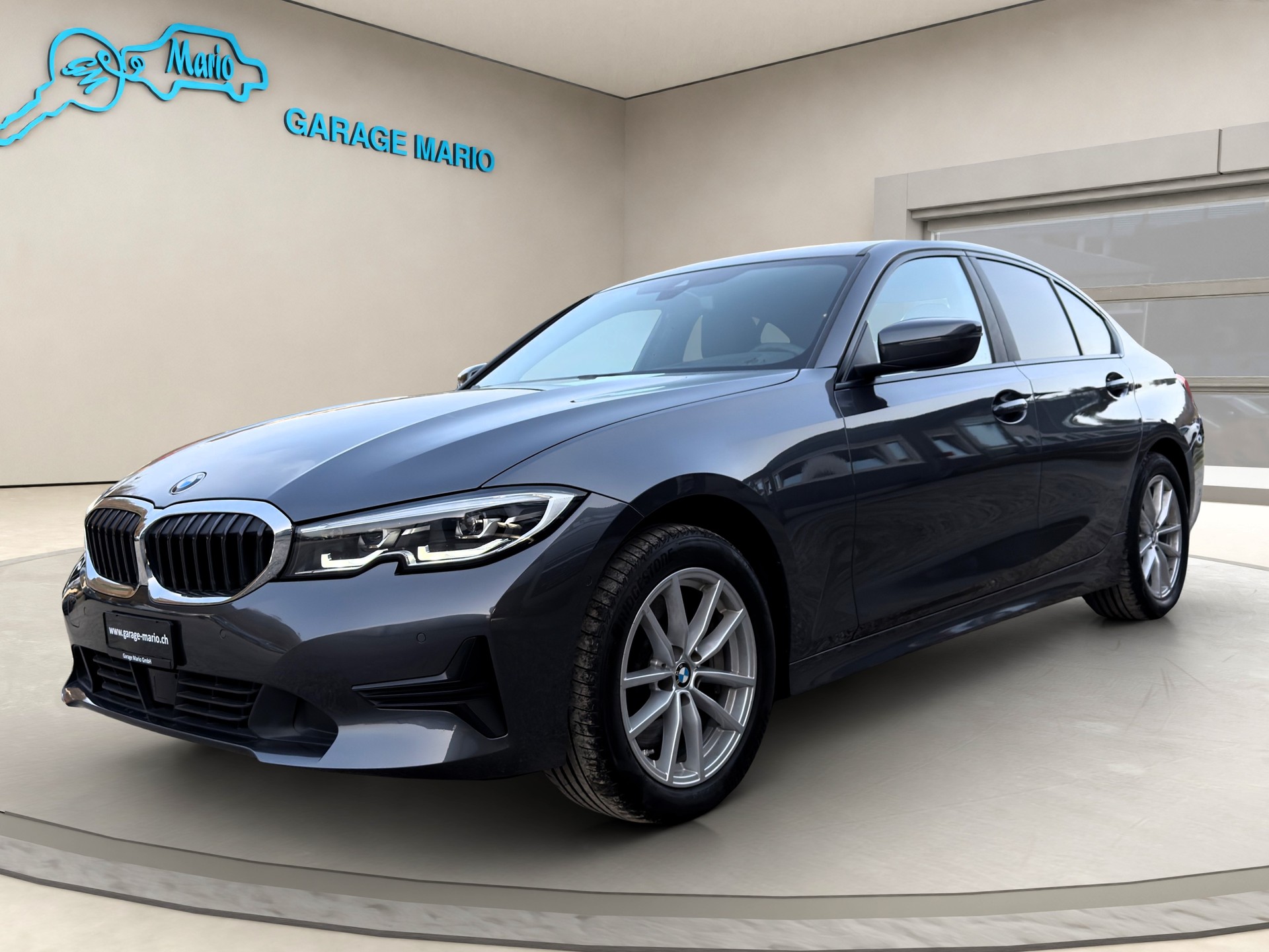 BMW 330i xDrive Steptronic-image-2