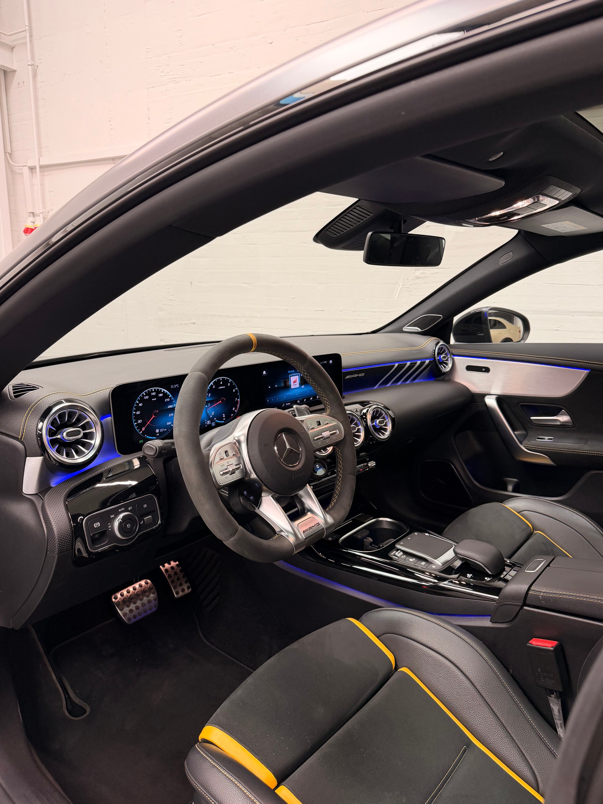 MERCEDES-BENZ CLA 45 S AMG 4Matic+ 8G-DCT Mattgray Black Performance Aktionsleasing ab 499.- mit 2 Jahre Garantie op-image-11